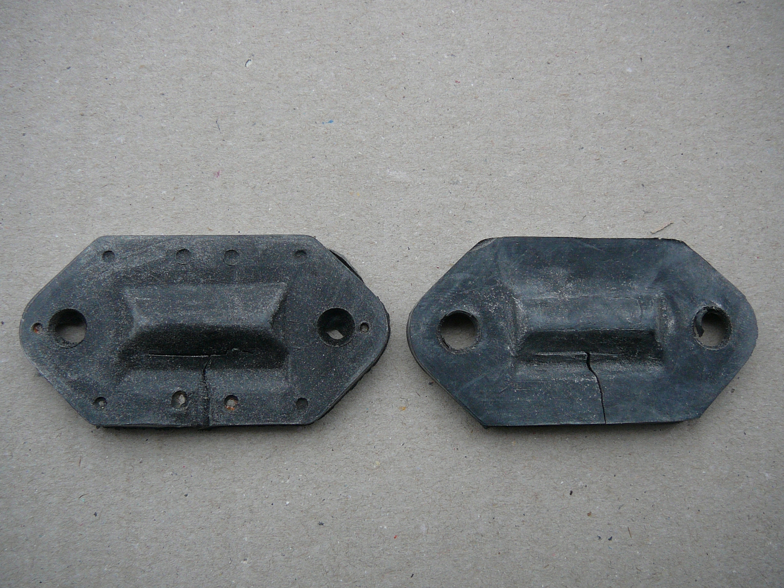 116 - ущільнення петель капота-Fiat 600 Zastava 750