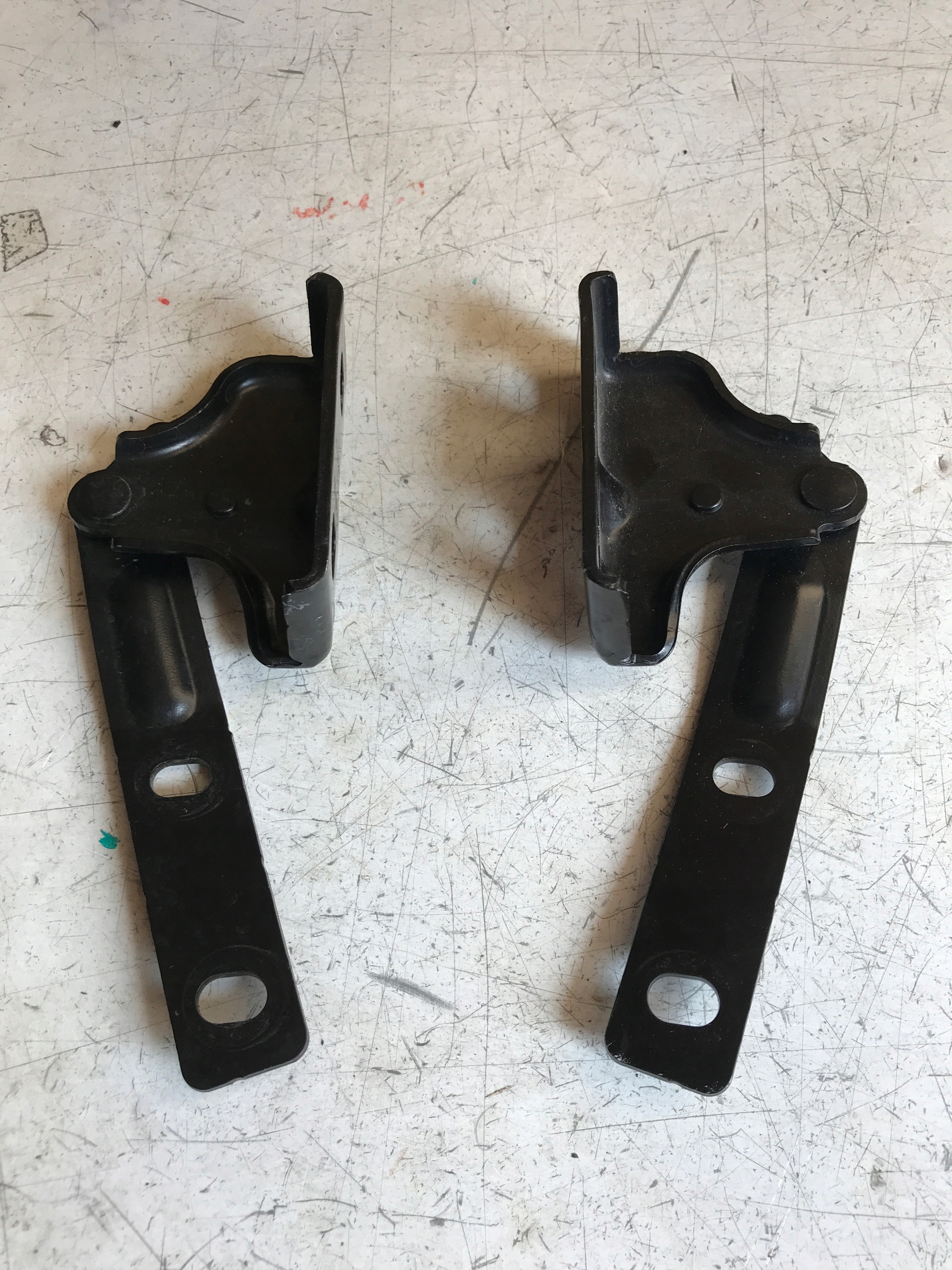 4S8827301 4S8827302 - AUDI R8 PLUS 4S петли левый правый задний заслонки