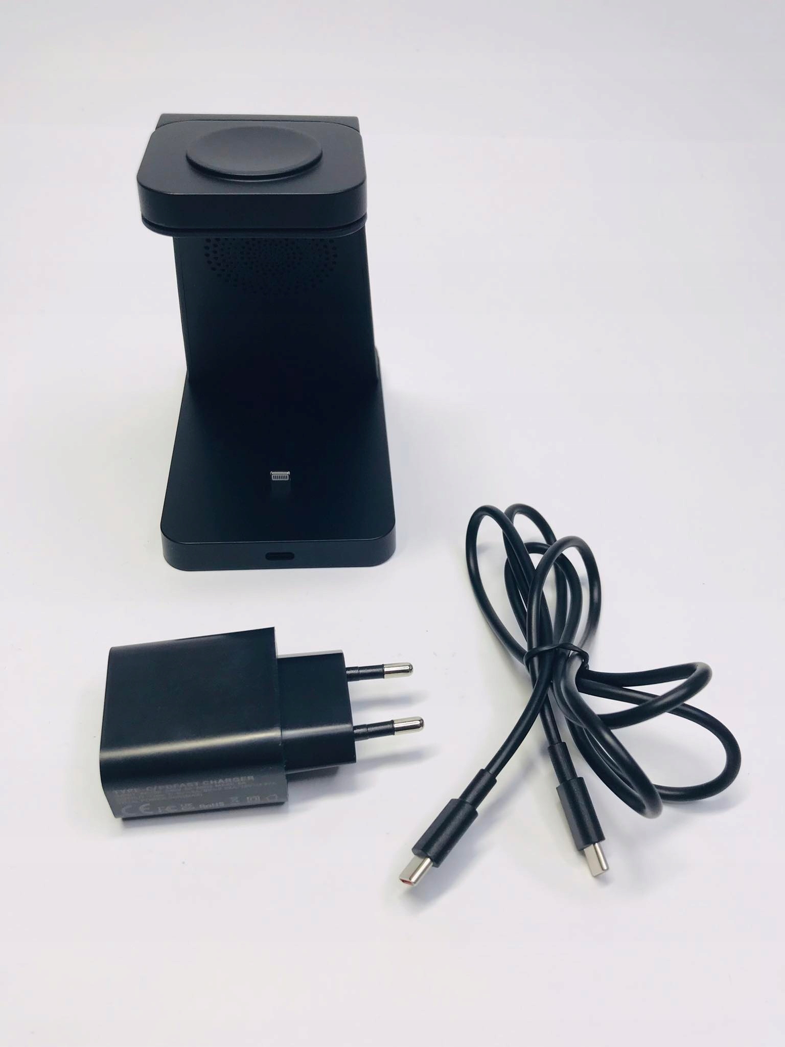 Bezprzewodowa ładowarka Stacja Ładowania 3w1 do iPhone Apple Watch Airpods Złącza USB typ C inne