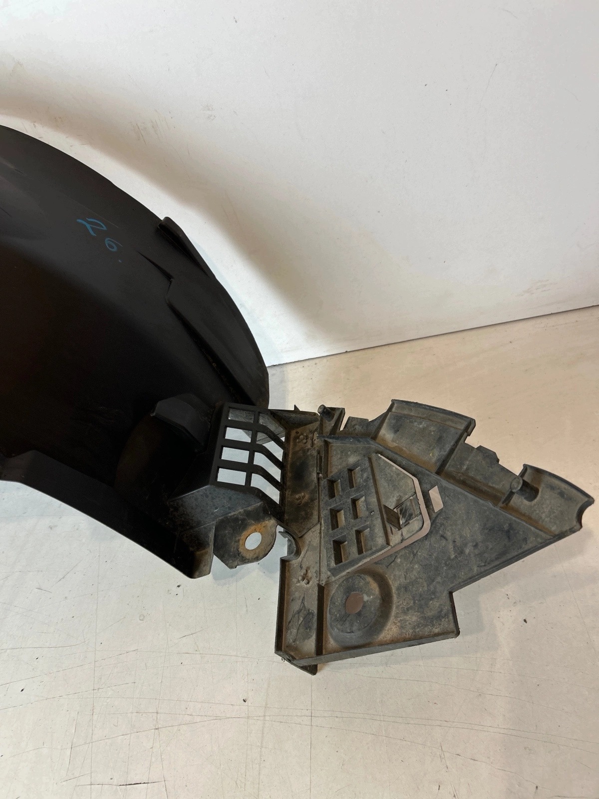 mudguard left front Dacia Sandero II
