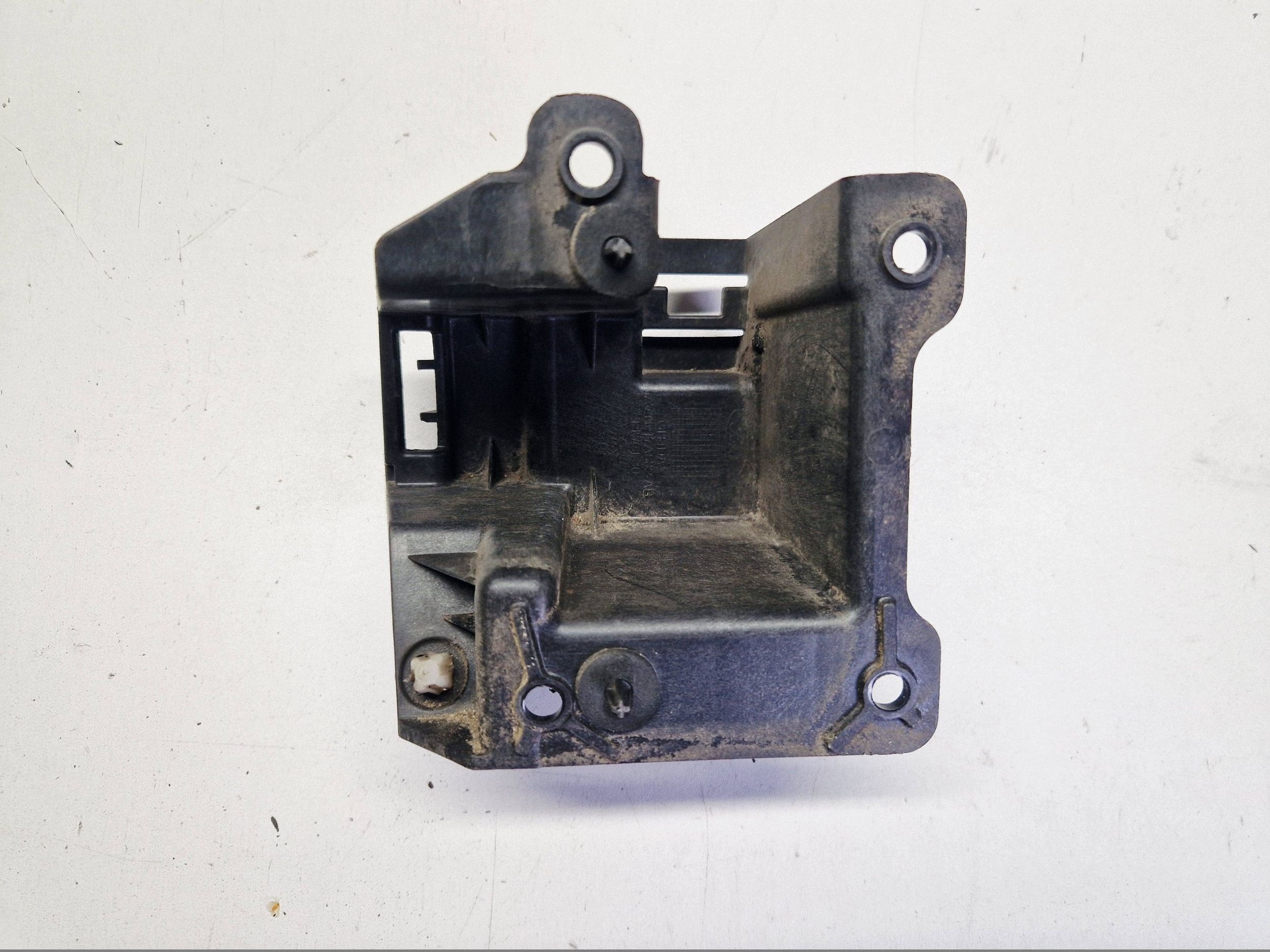 bumper bracket of the rear rear part side left Ford B-MAX AV1117A882AB
