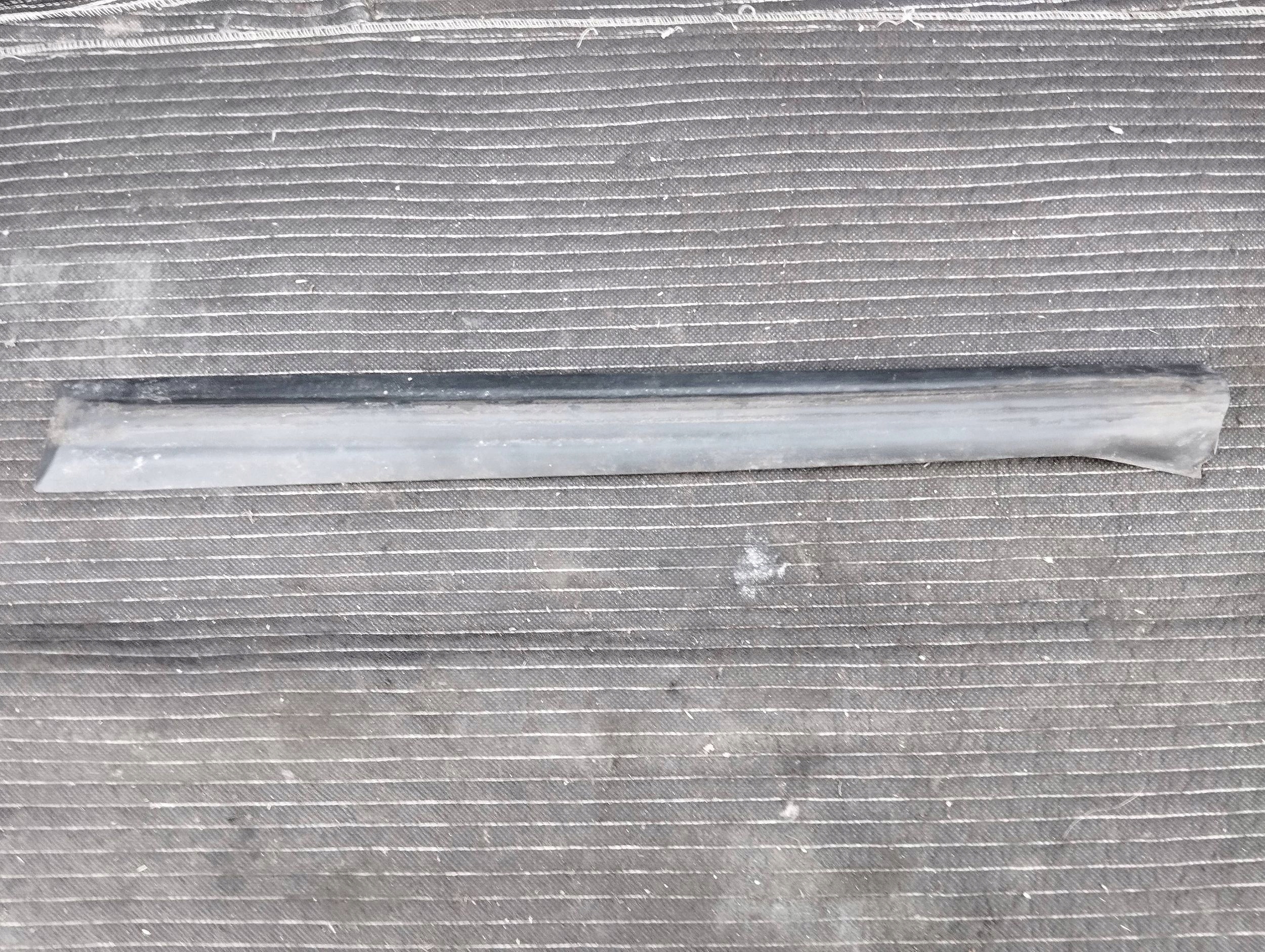 LISTWA USZCZELKA SŁUPKA DRZWI PRAWA OPEL MERIVA A 13123848 RH