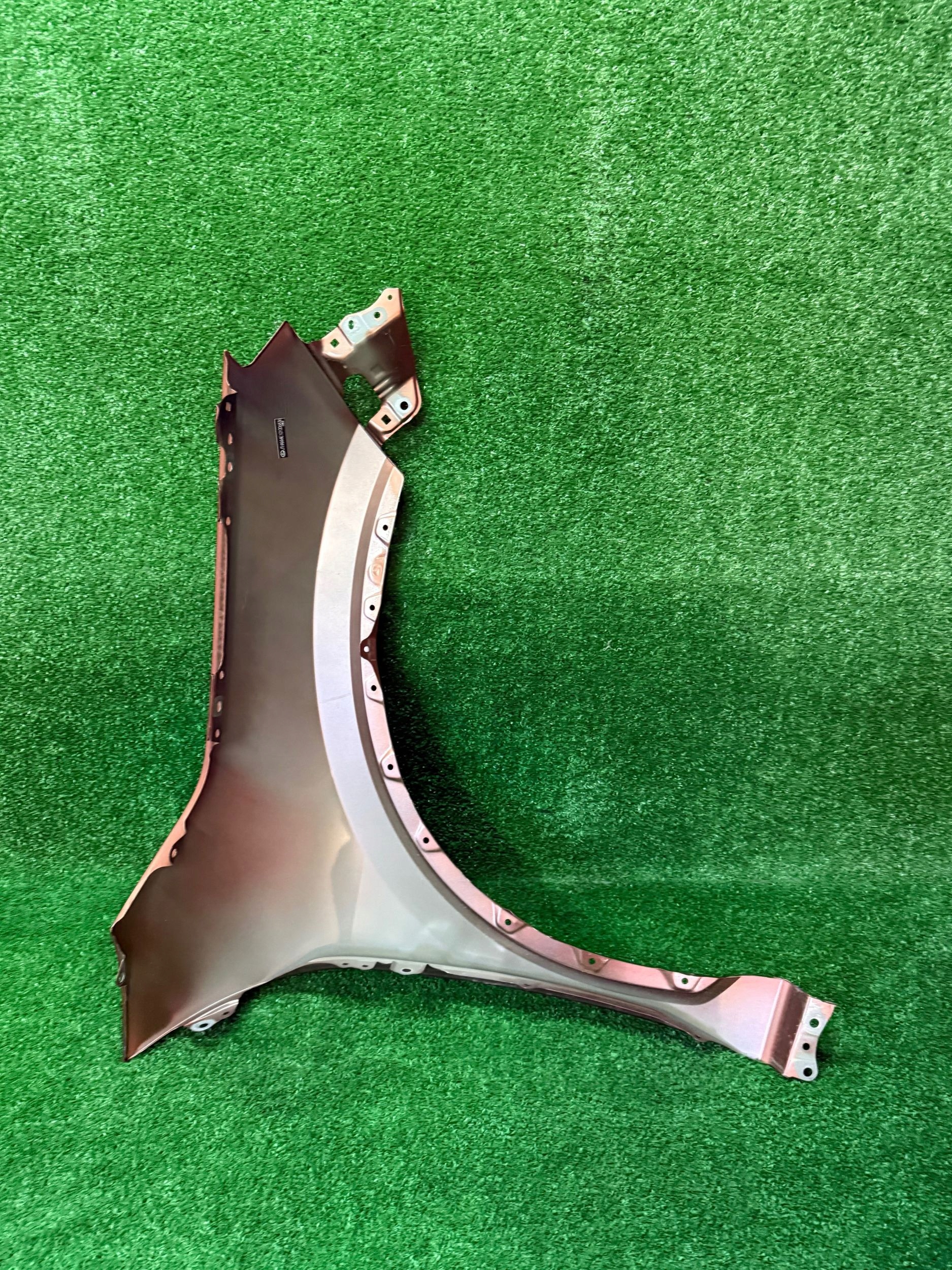 fender front left LEXUS LBX