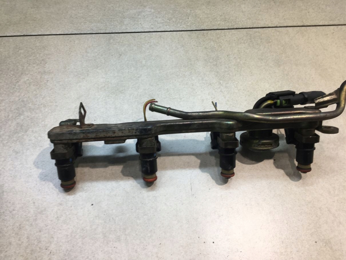 Rampe injection HONDA CIVIC VII 1.4 D14Z6