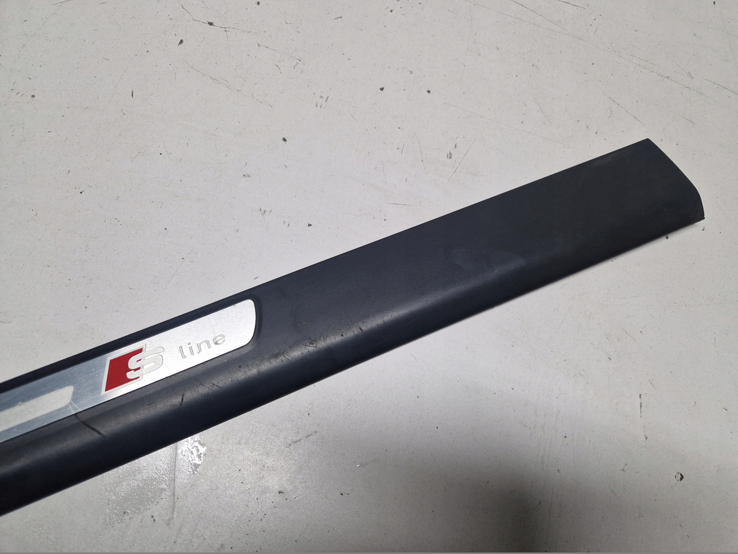 moulding cap left front front AUDI A6 C6 A6C6 S-LINE 4F0853373F