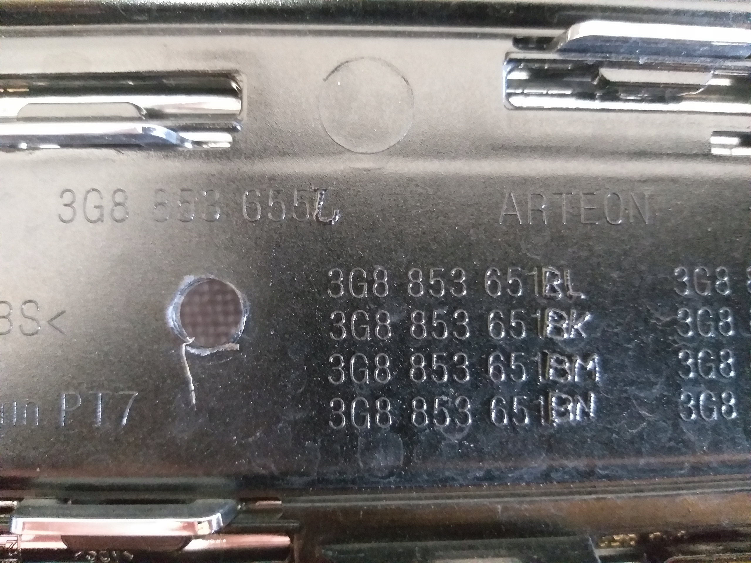 maska VW ARTEON 3G8853651