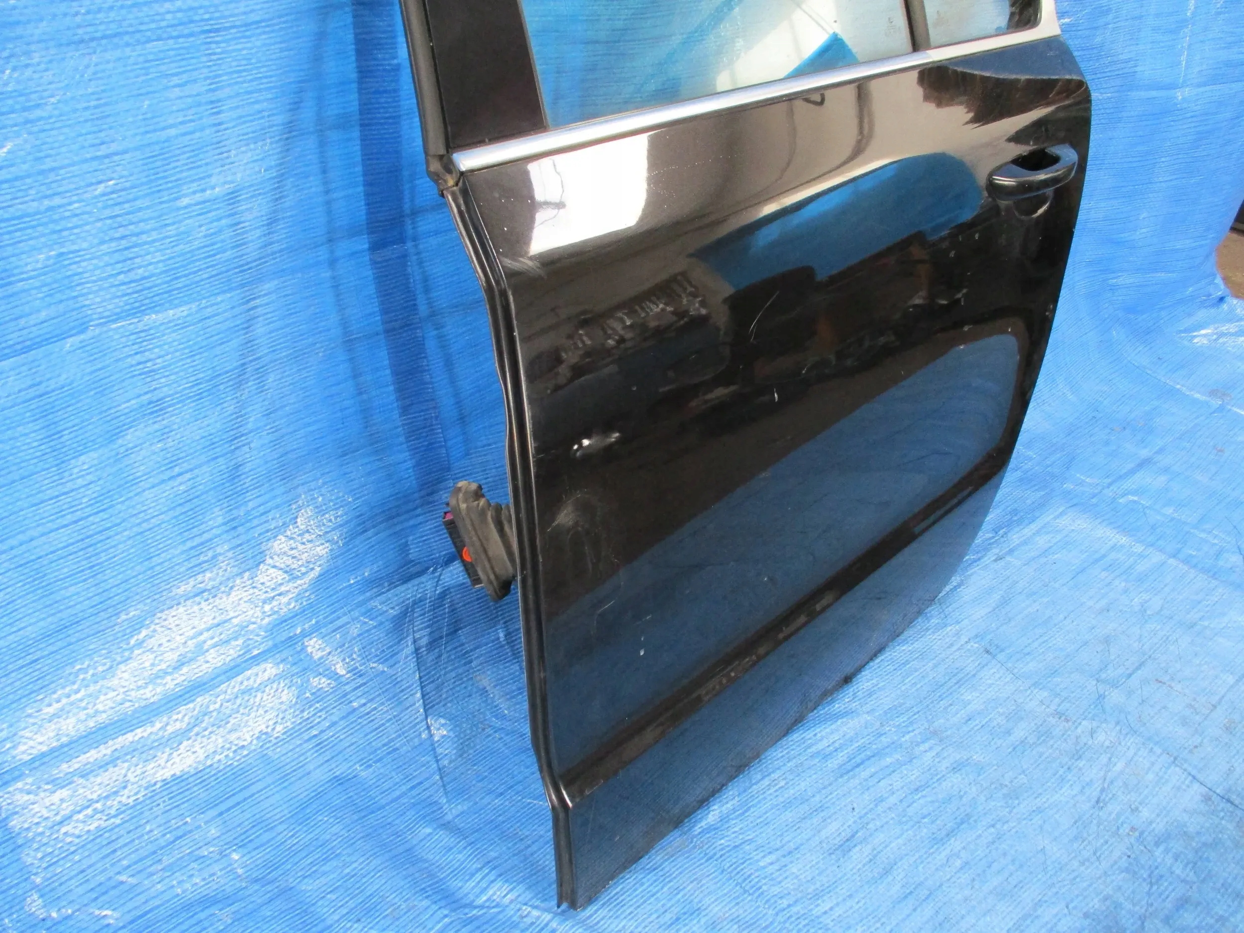 DRZWI LEWE TYLNE TYŁ SKODA SUPERB II SEDAN KOLOR 1Z/F9R Numery katalogowe zamienników DOT27M24100AS2