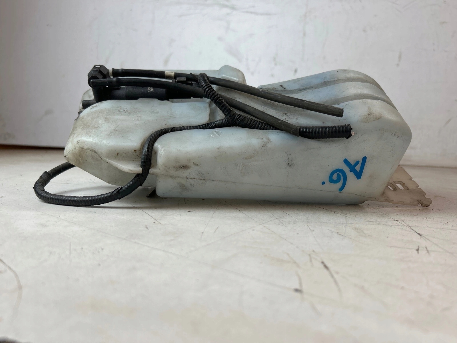 washer fluid tank pump Nissan Qashqai J10