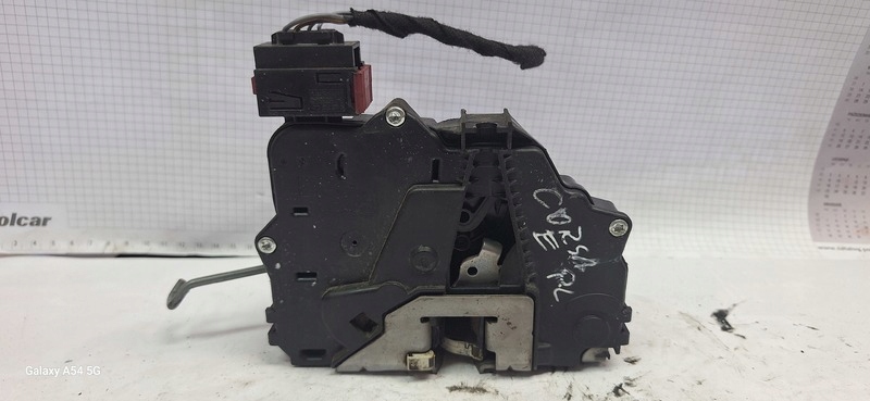 lock door OPEL CORSA E left front 13431841
