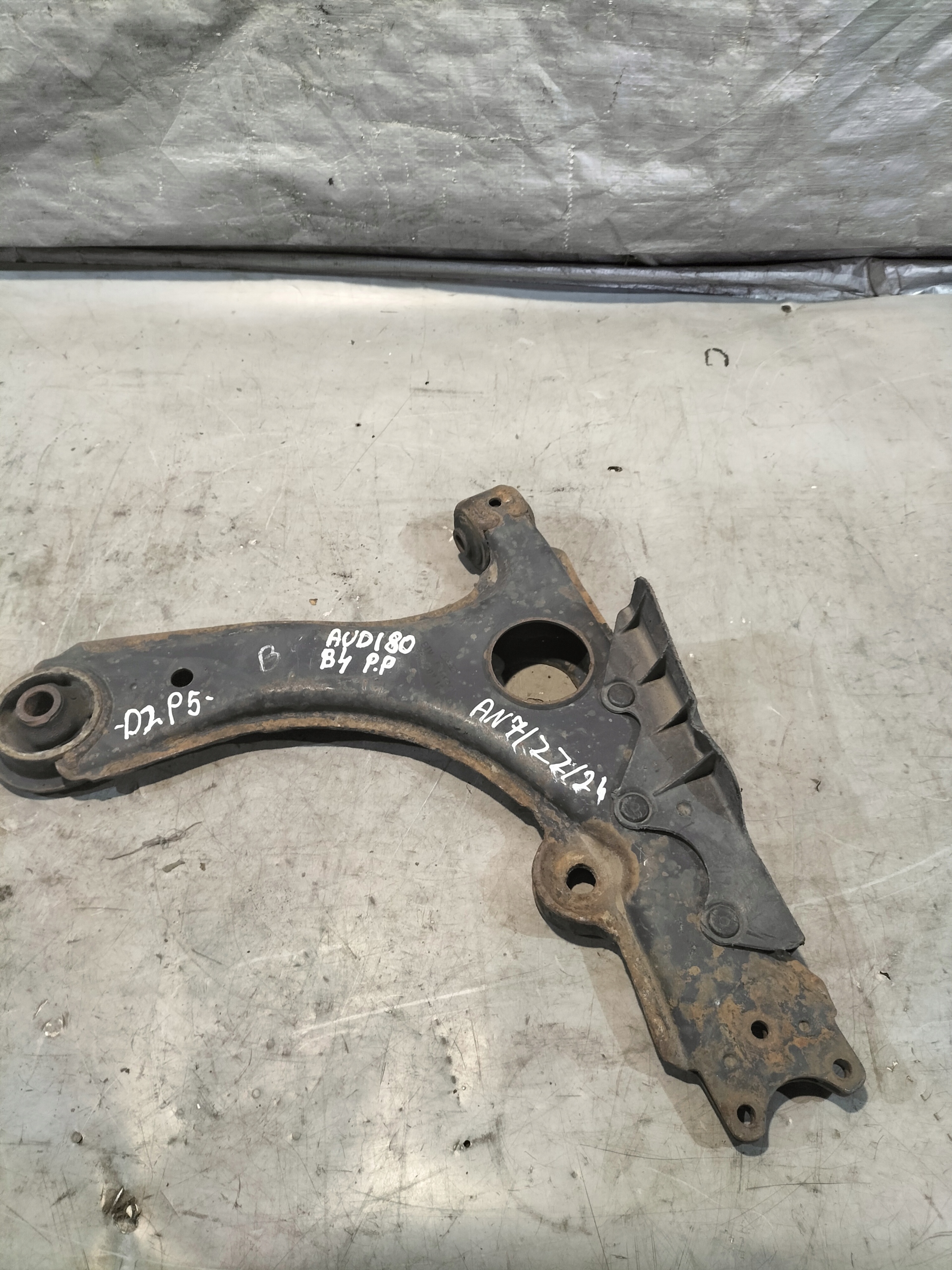 arm front right VW VOLKSWAGEN PASSAT B4