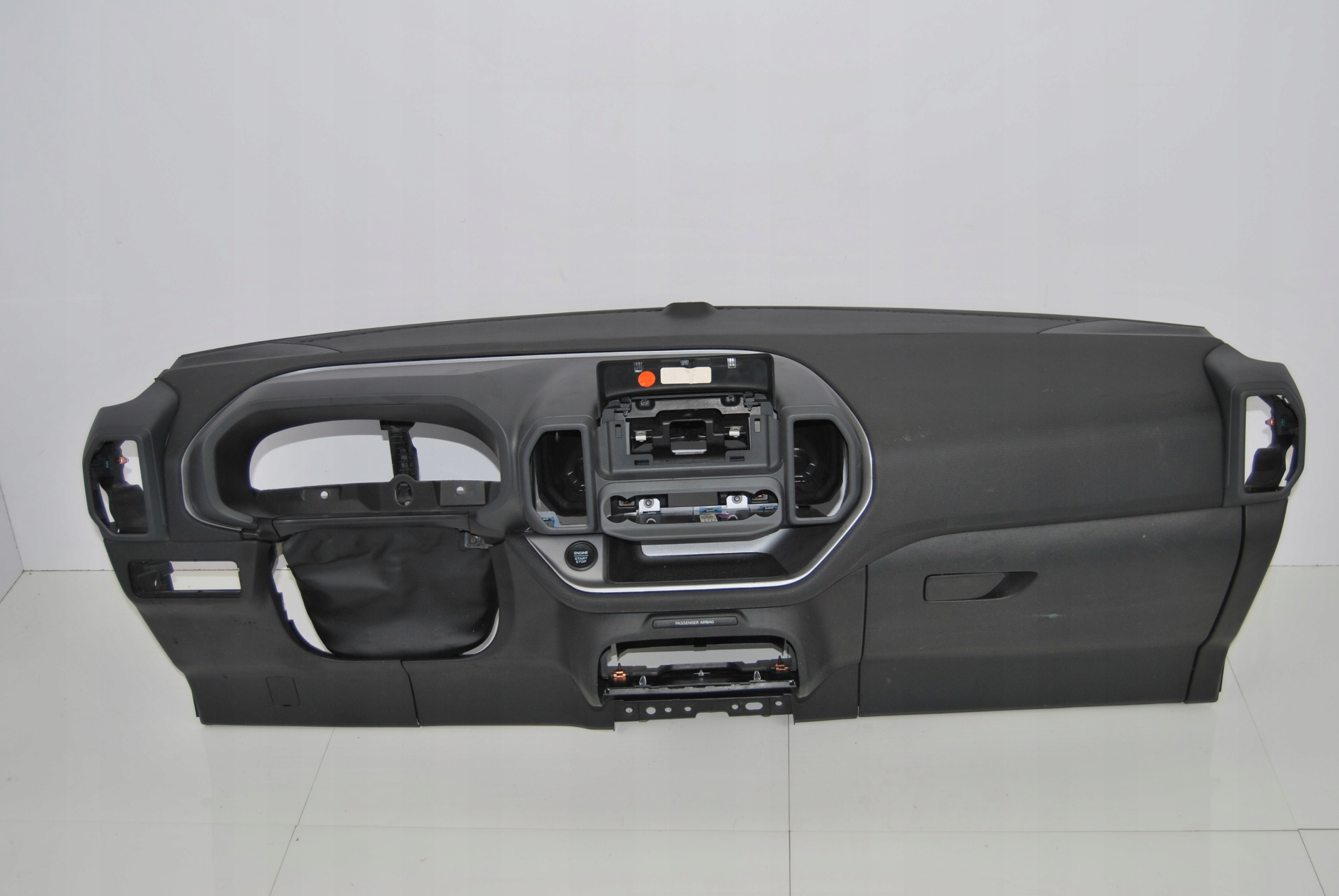 console dashboard instrument panel Ford Bronco Sport 2020+