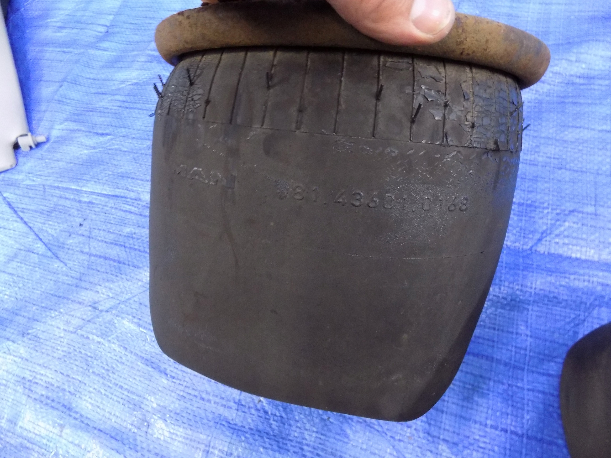 AIRBAGS HINTEN ACHSTRÄGERS HECK MAN TGL 10.180