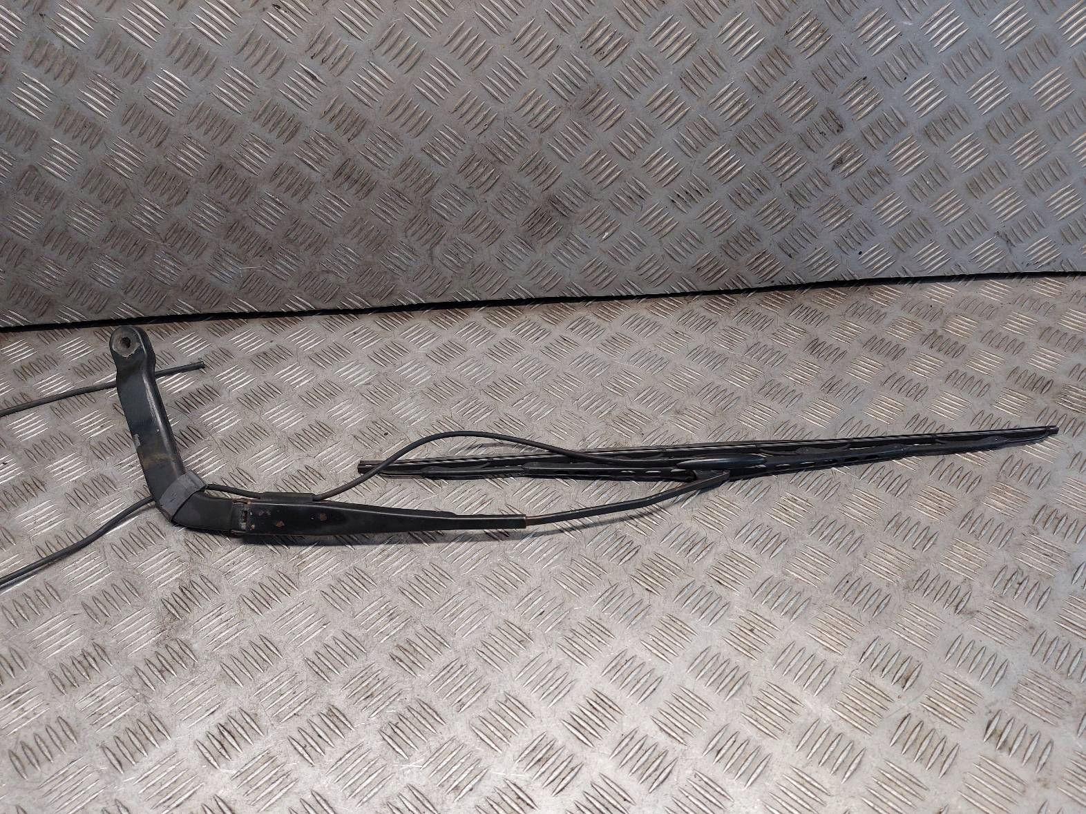wiper arm left + right front RENAULT PREMIUM 420 and 56671677