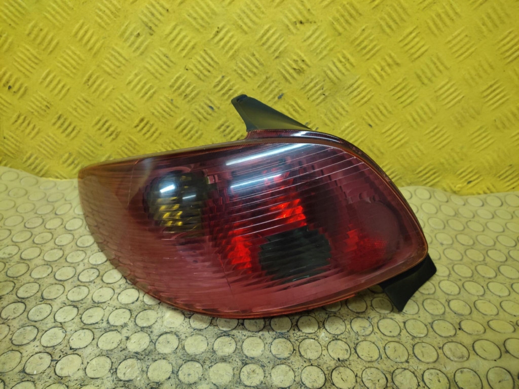 PEUGEOT 206 light left rear part