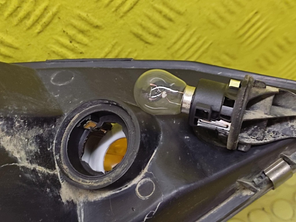 FORD FOCUS MK1 REFLEKTOR light left front