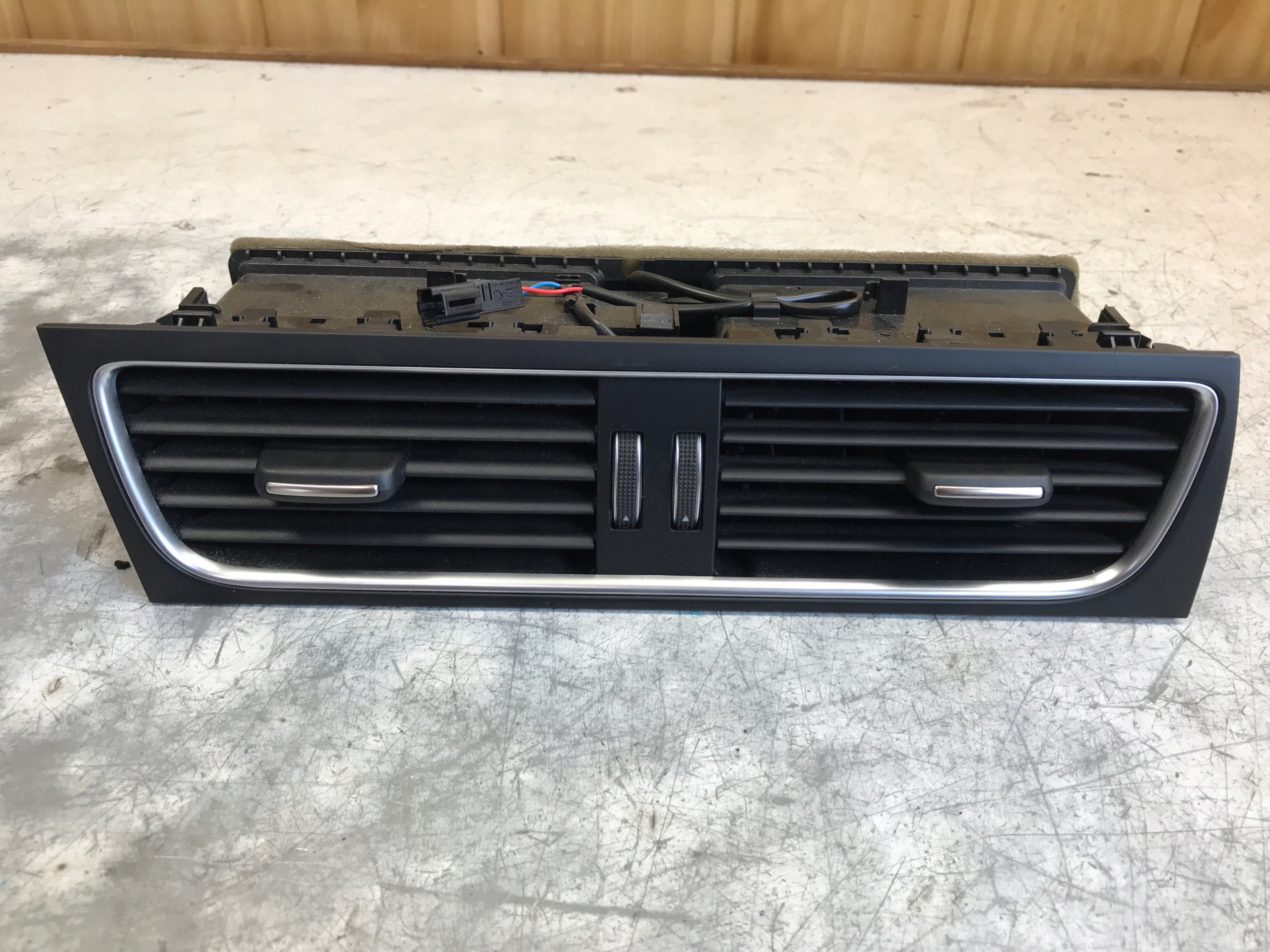 grid air conditioning devices central AUDI A4 A5 8T1820951E