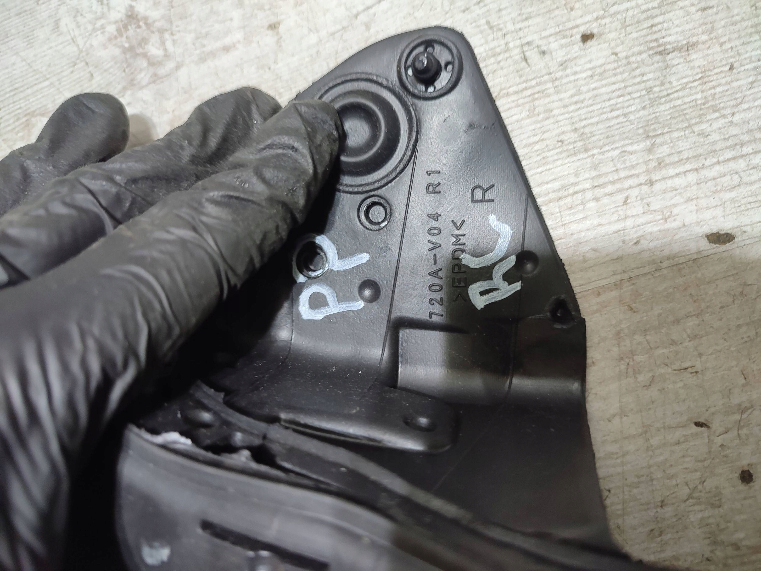 Lexus RC 2019 front side right rubber gasket door