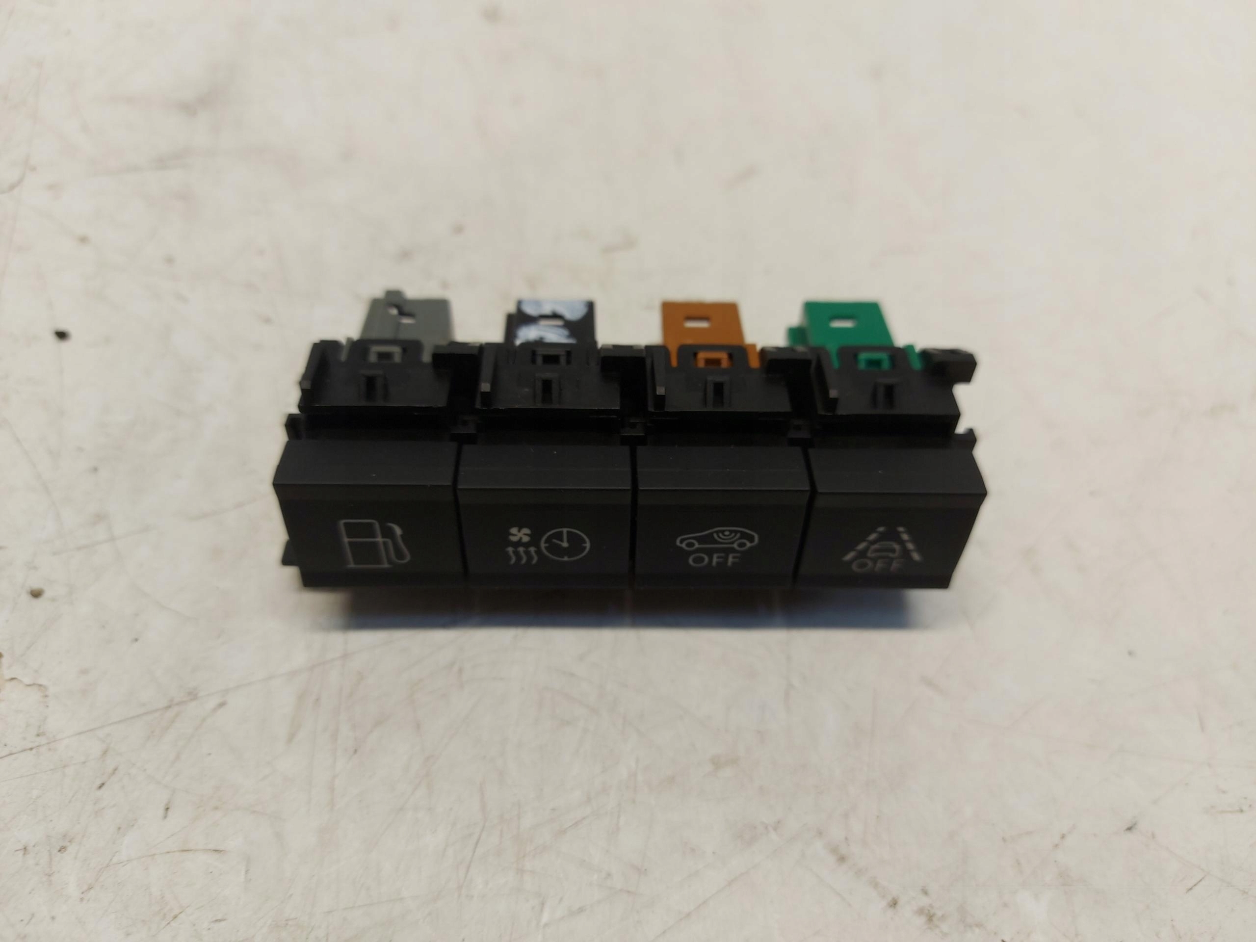 PEUGEOT 508 II Panel controls