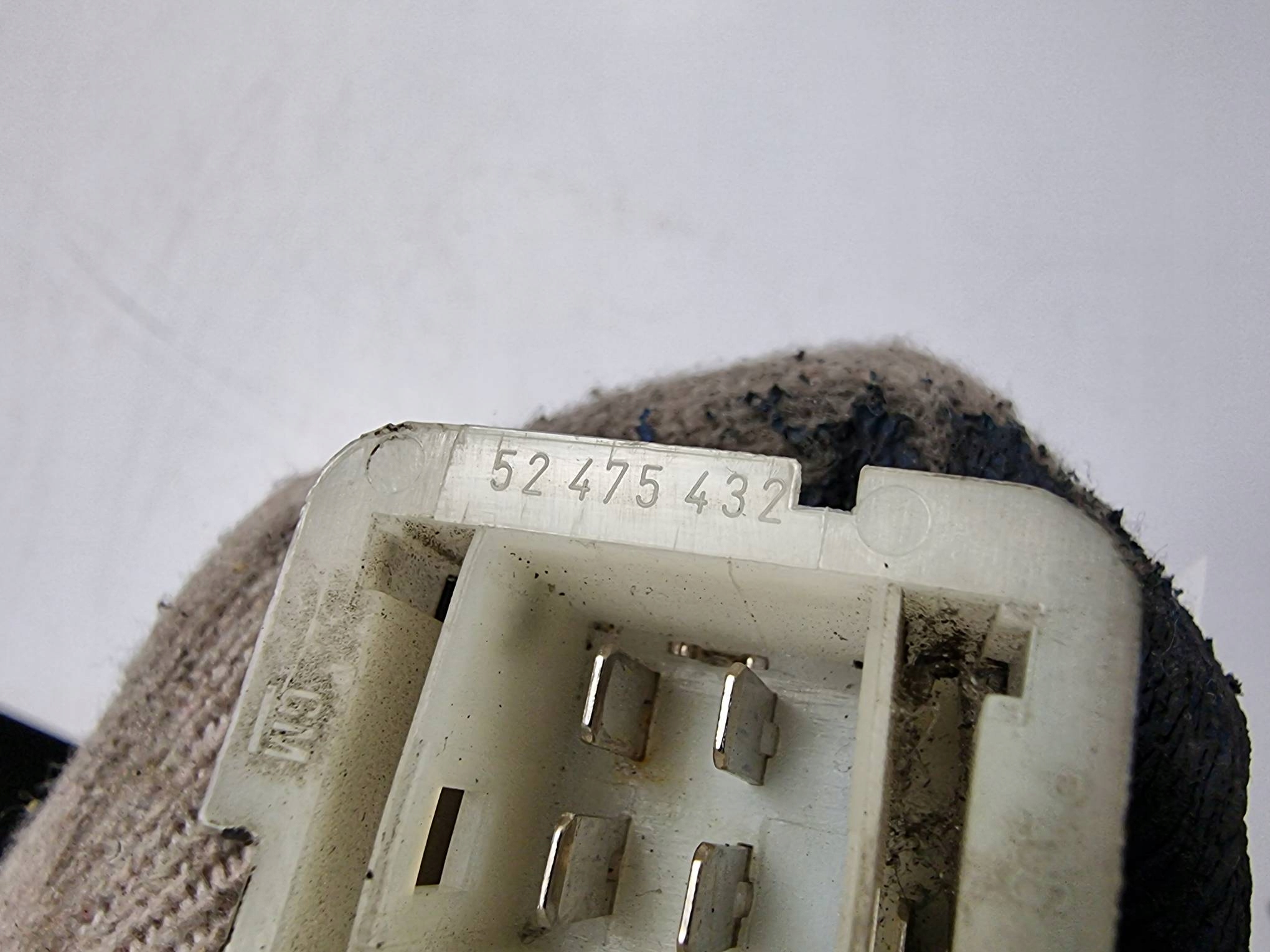 resistor, rheostat, regulator 90560362 OPEL ASTRA G