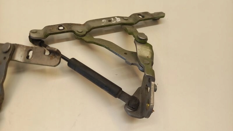 98651215201 - ПЕТЛИ КРЫШКИ БАГАЖНИКА PORSCHE BOXSTER 986