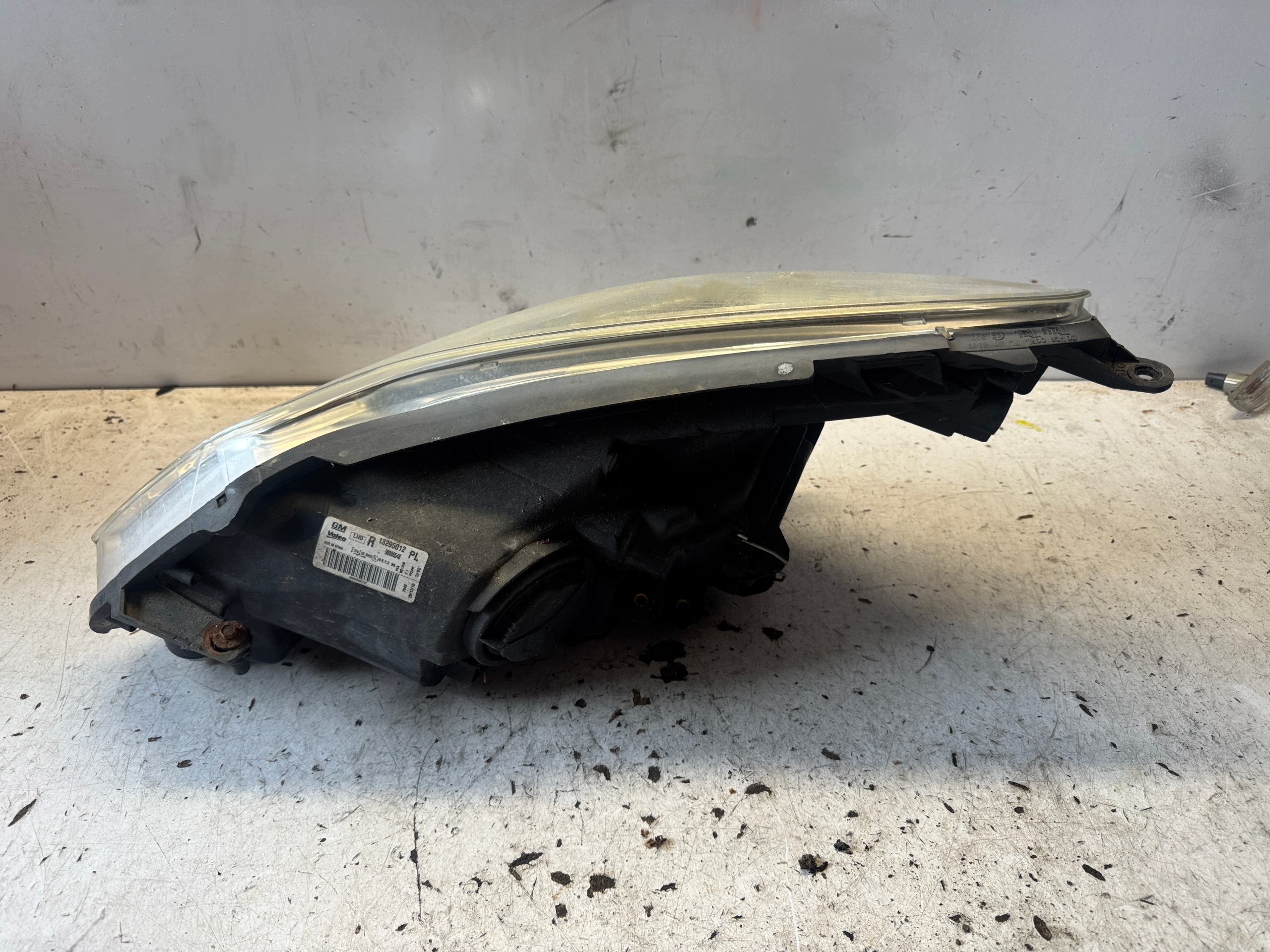 OPEL CORSA D LIFT REFLEKTOR light right front right EUROPA 13295012