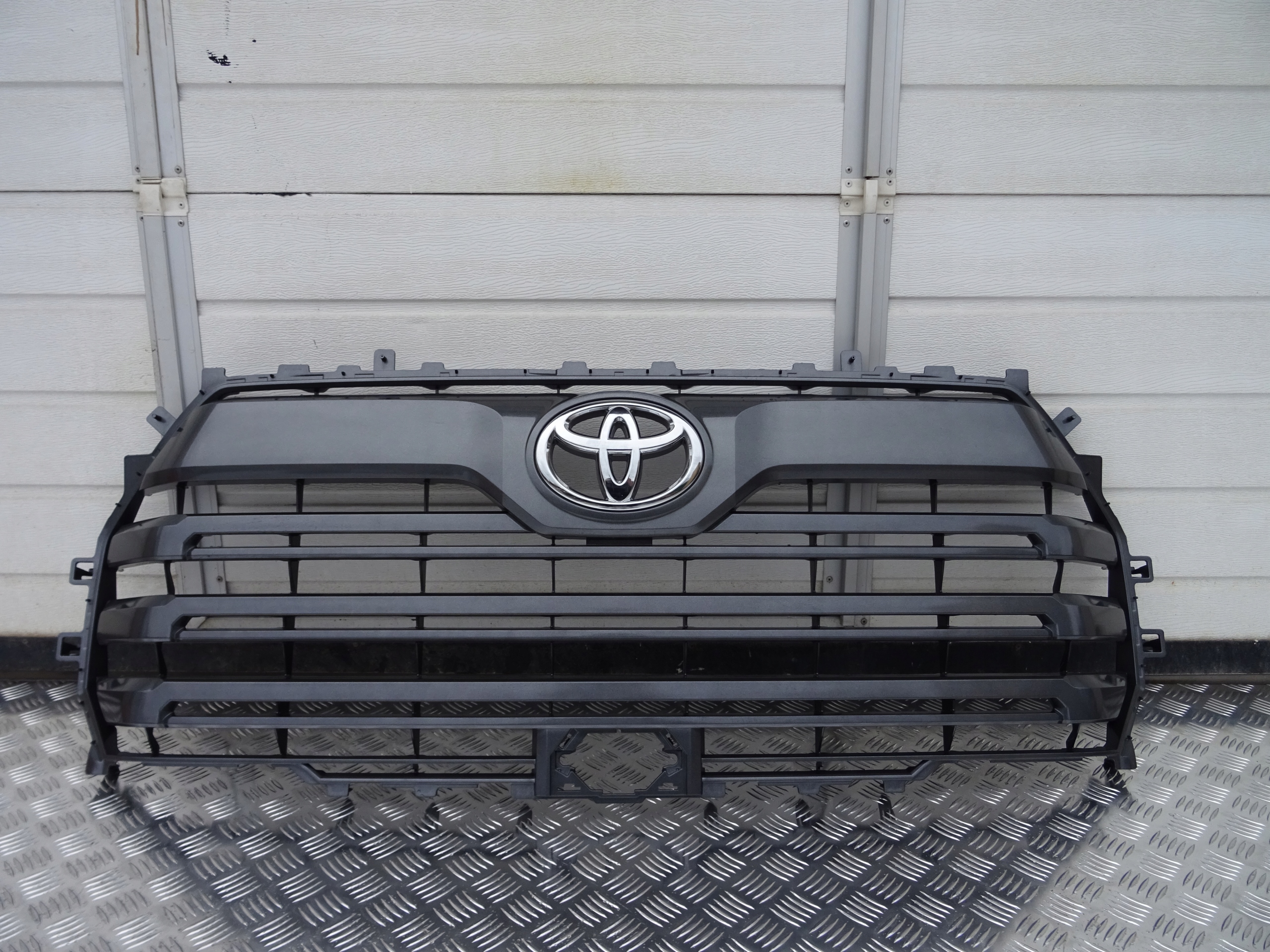 TOYOTA TUNDRA LIMITED CREW MAX 2022 2023 GRILL ATRAPA PRZÓD USA