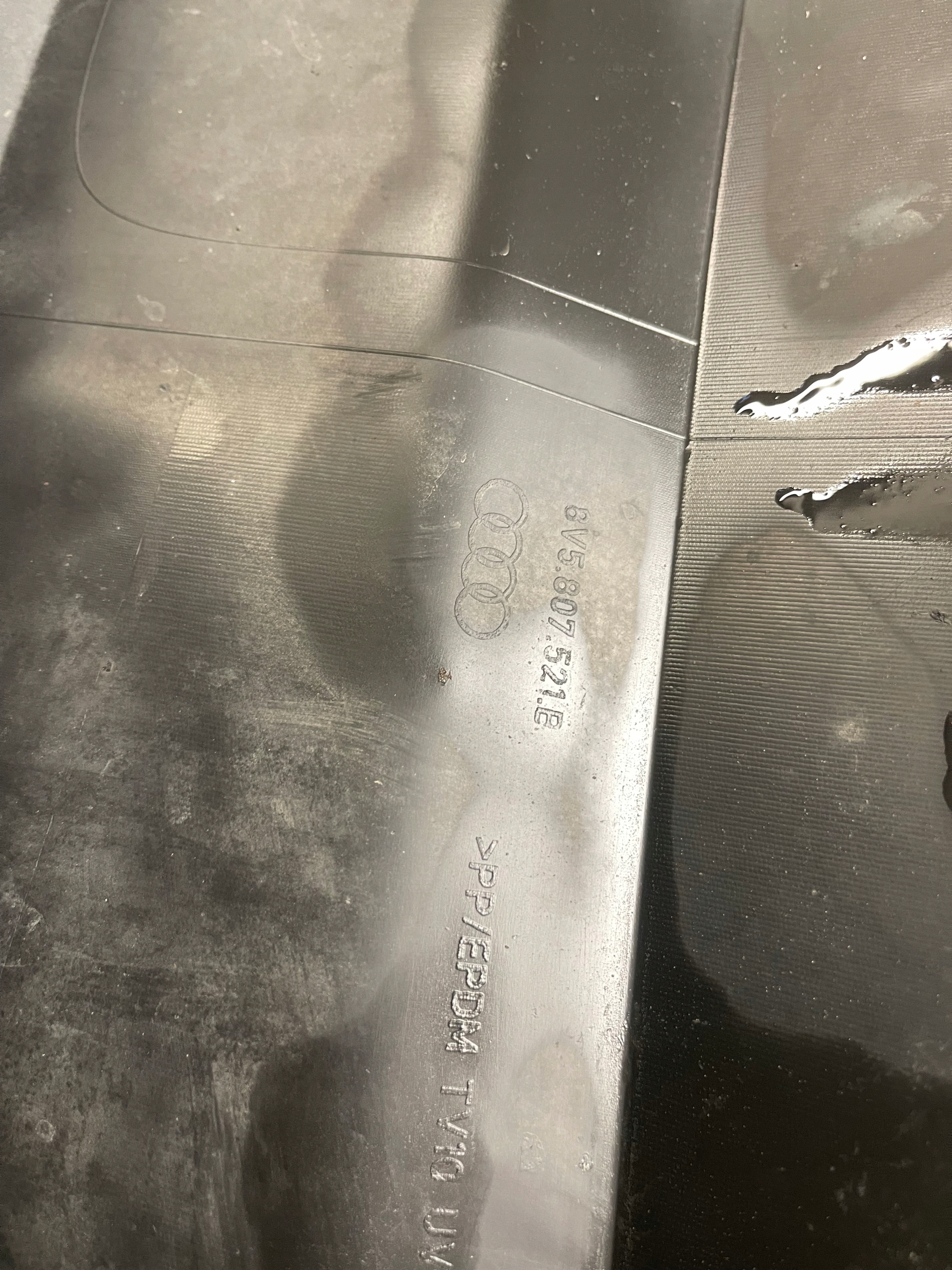AUDI A3 8V5 accessori Paraurti posteriore 8V5807521B Originale