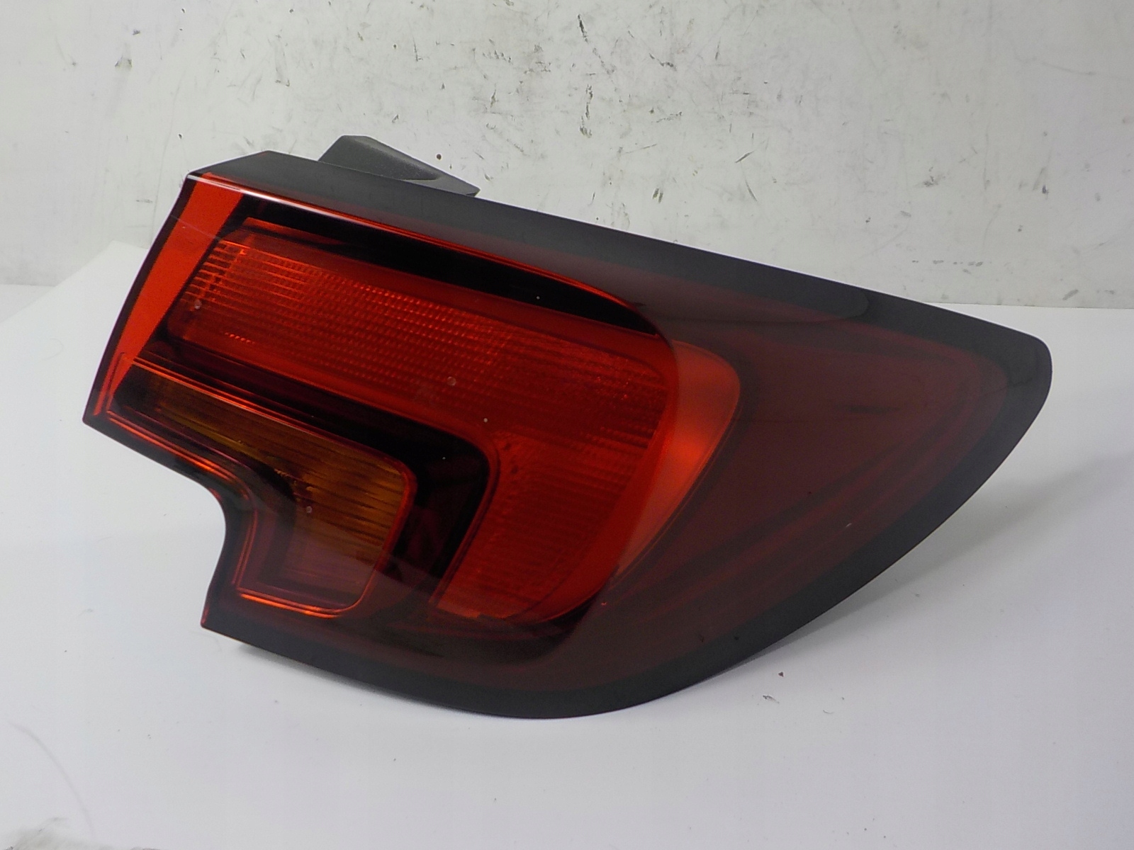 OPEL ASTRA V K HB light right rear part rear 39015944
