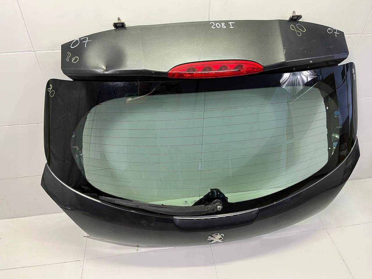 rear trunk door boot Peugeot 208 2015