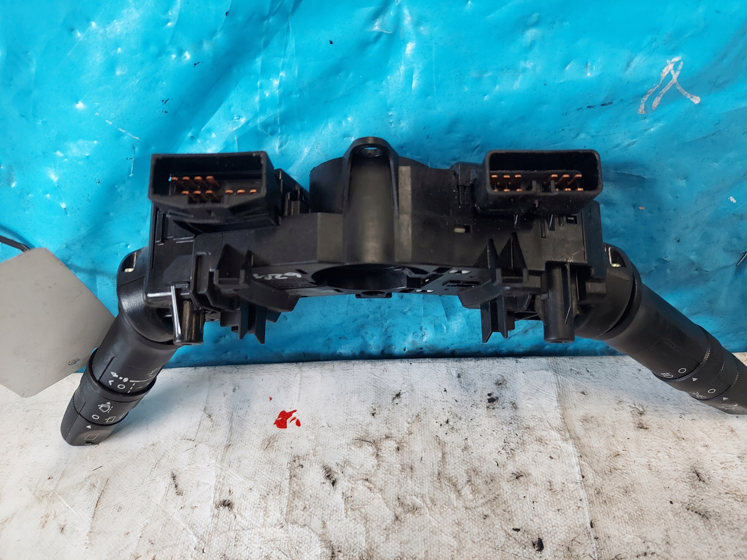 contrôle volant commande levier commodo sous volant KIA PICANTO 2012 R 934101R520