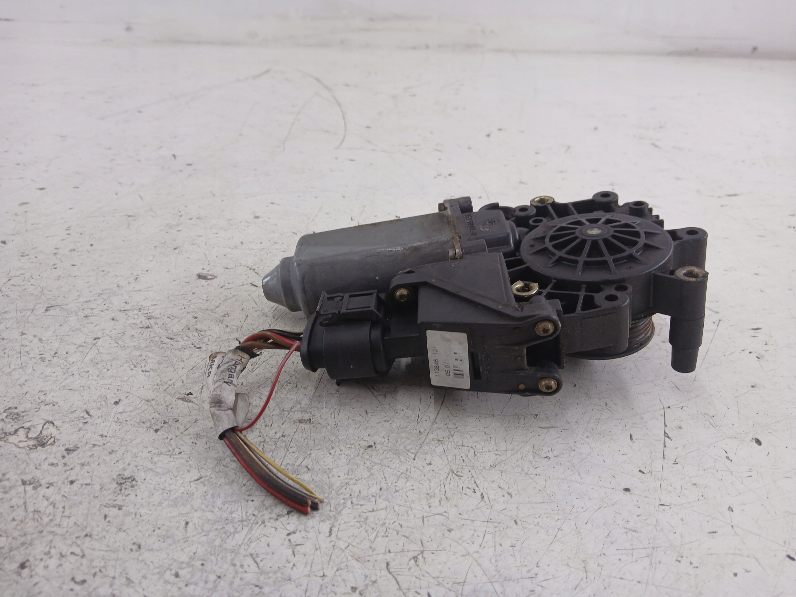 AUDI A4 B5 Motor Fenster links vorne