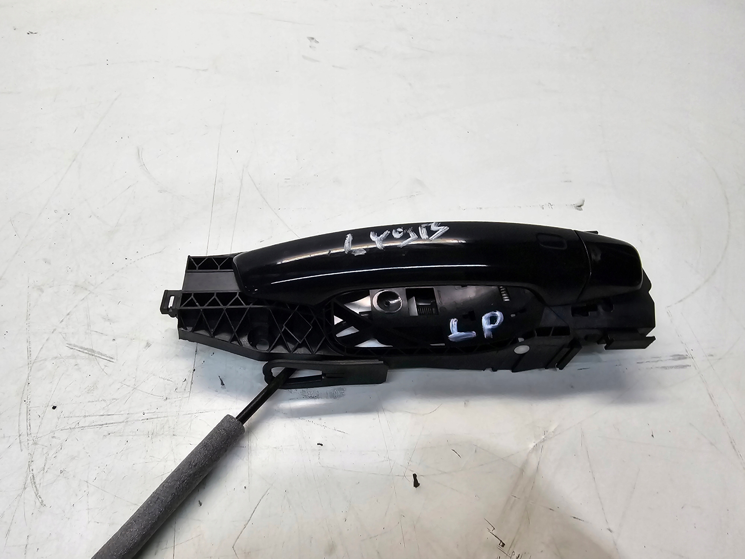 handle left left front rear part AUDI A3 8V 5N0837885 LY9B