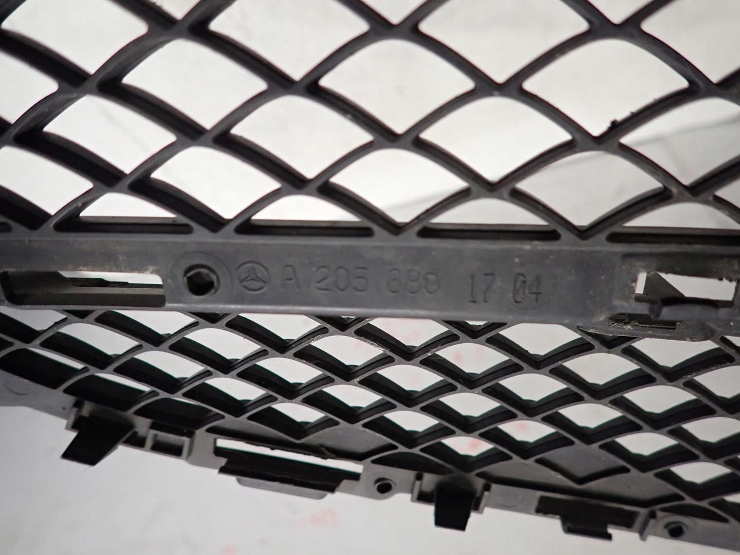 Grill MERCEDES C-KLASA W205 2014- A2058801704