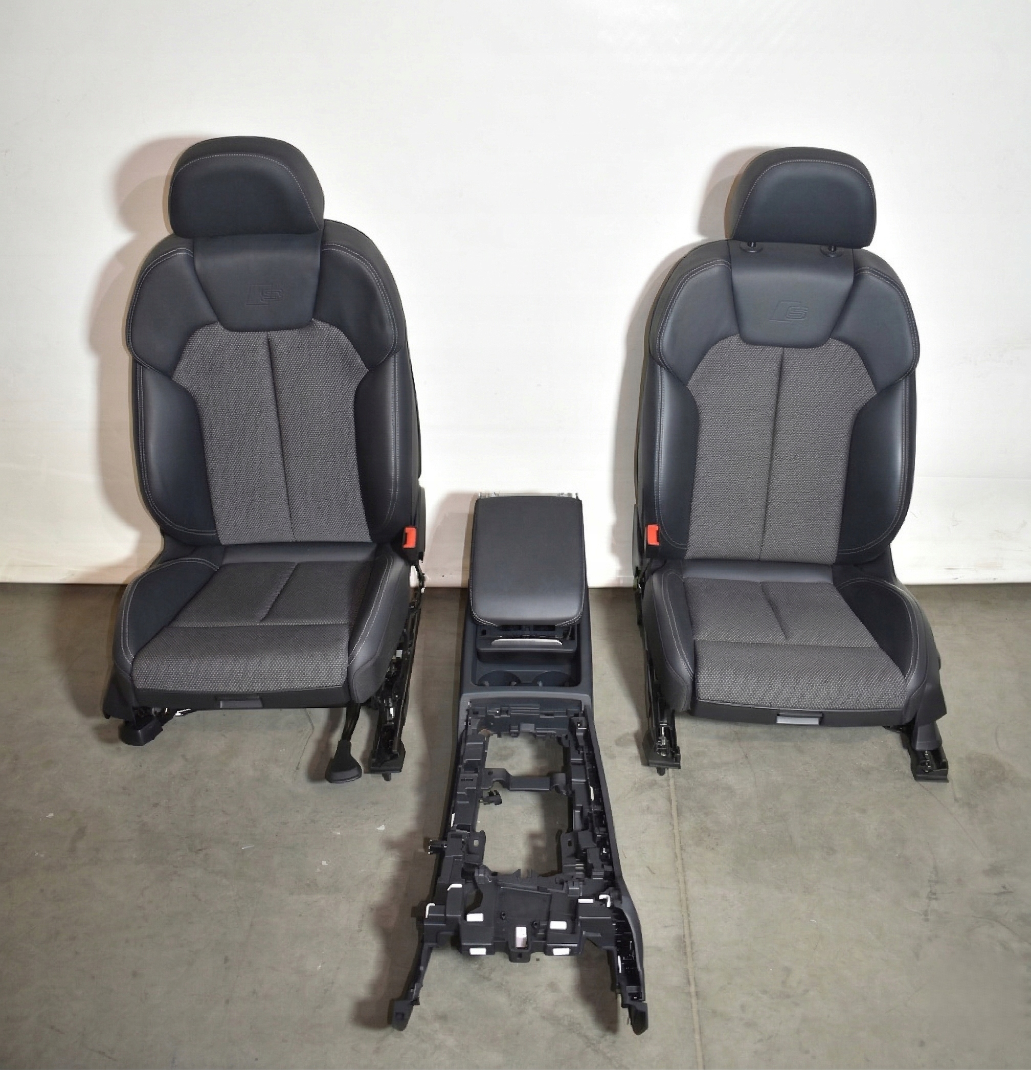 IDEALNE KPL. Seiten Sitz Sitze S-LINE GRZANE AUDI Q5 80A 24R. 1