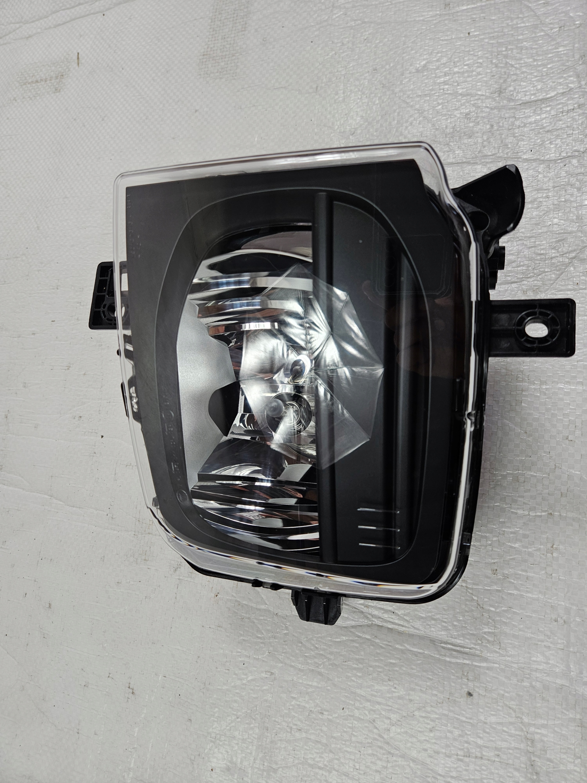 свет противотуманки ГАЛОГЕН правый vw и 1 2018- 2GM941662