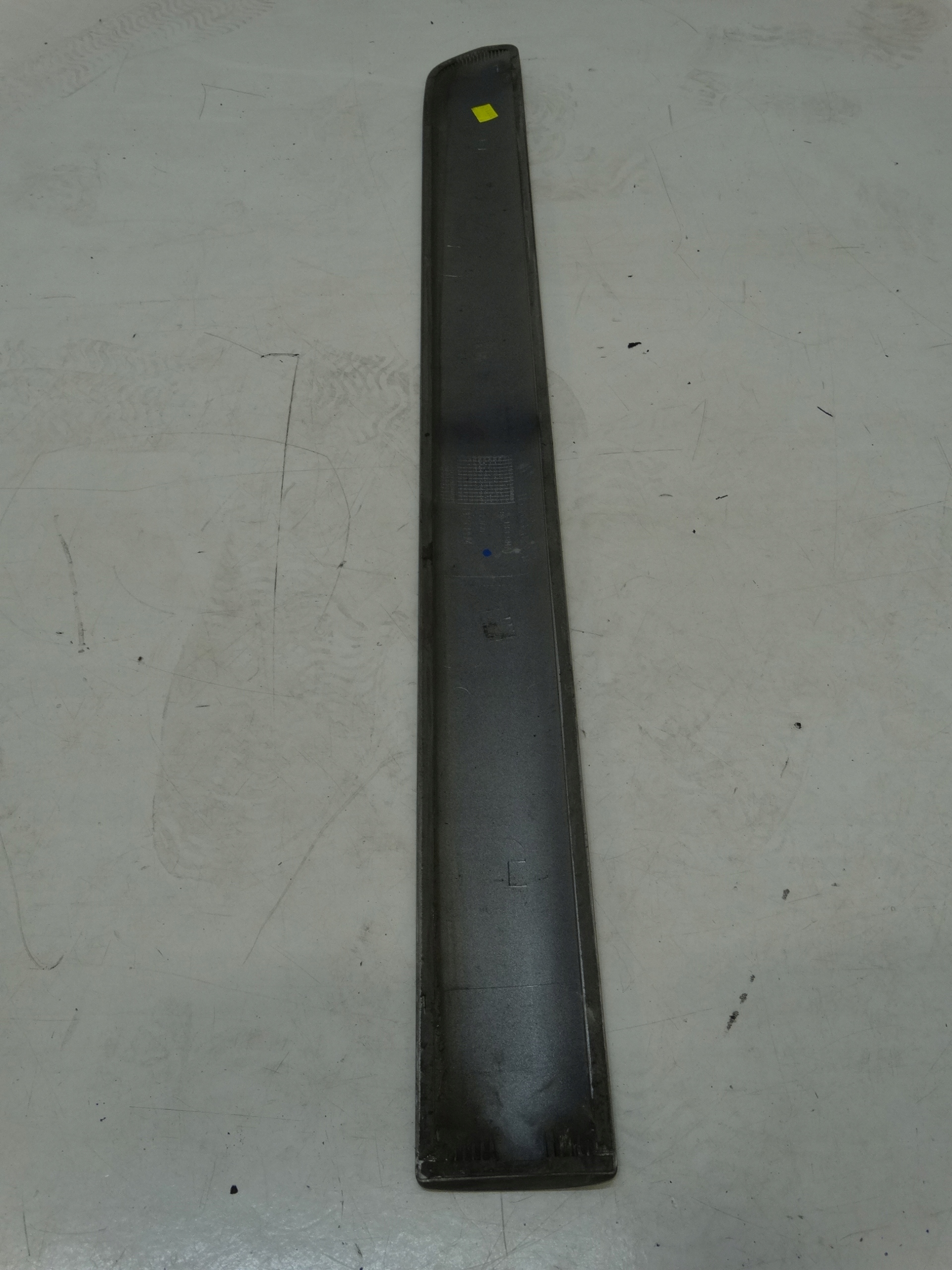 moulding door side right front VW T5 T6 MULTIVAN TRANSPORTER 7H5853072B