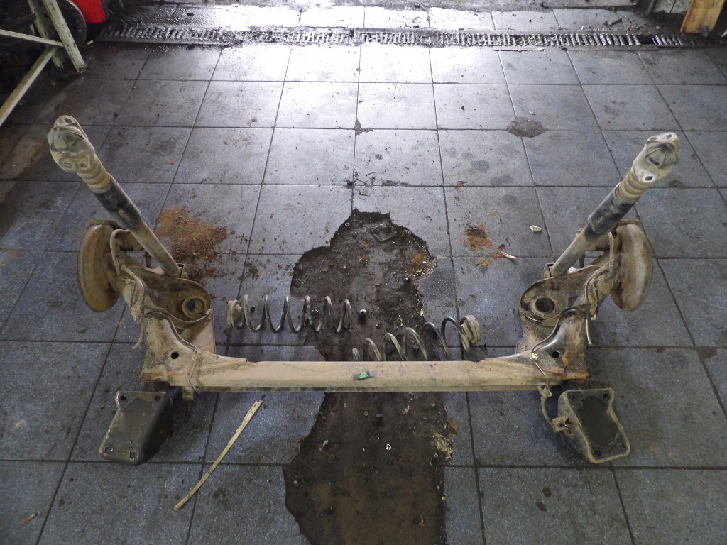 SKODA RAPID LIFTBACK axis rear sider