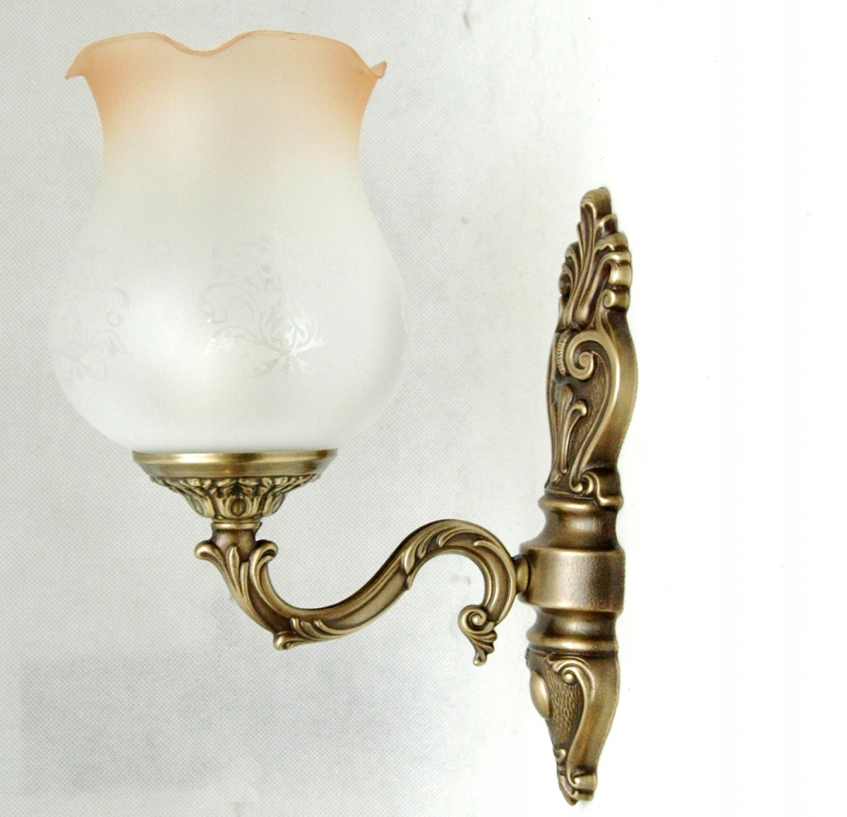 Mosadzné nástenné svietidlo, nástenná lampa z mosadze