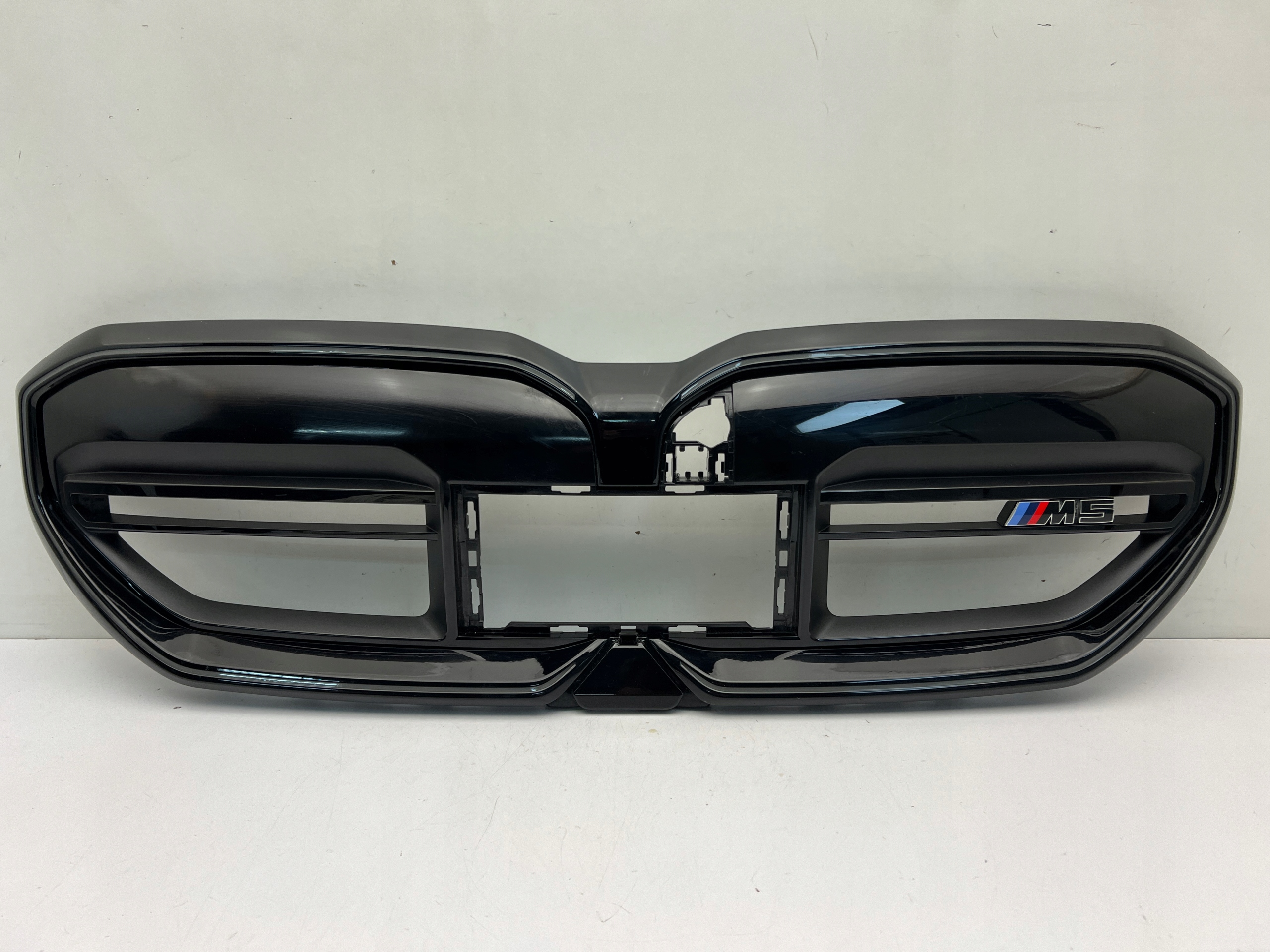 BMW M5 M60 ATRPA GRILL NERKI LED ZDERZAKA PRZEDNIEGO PRZÓD N 23-