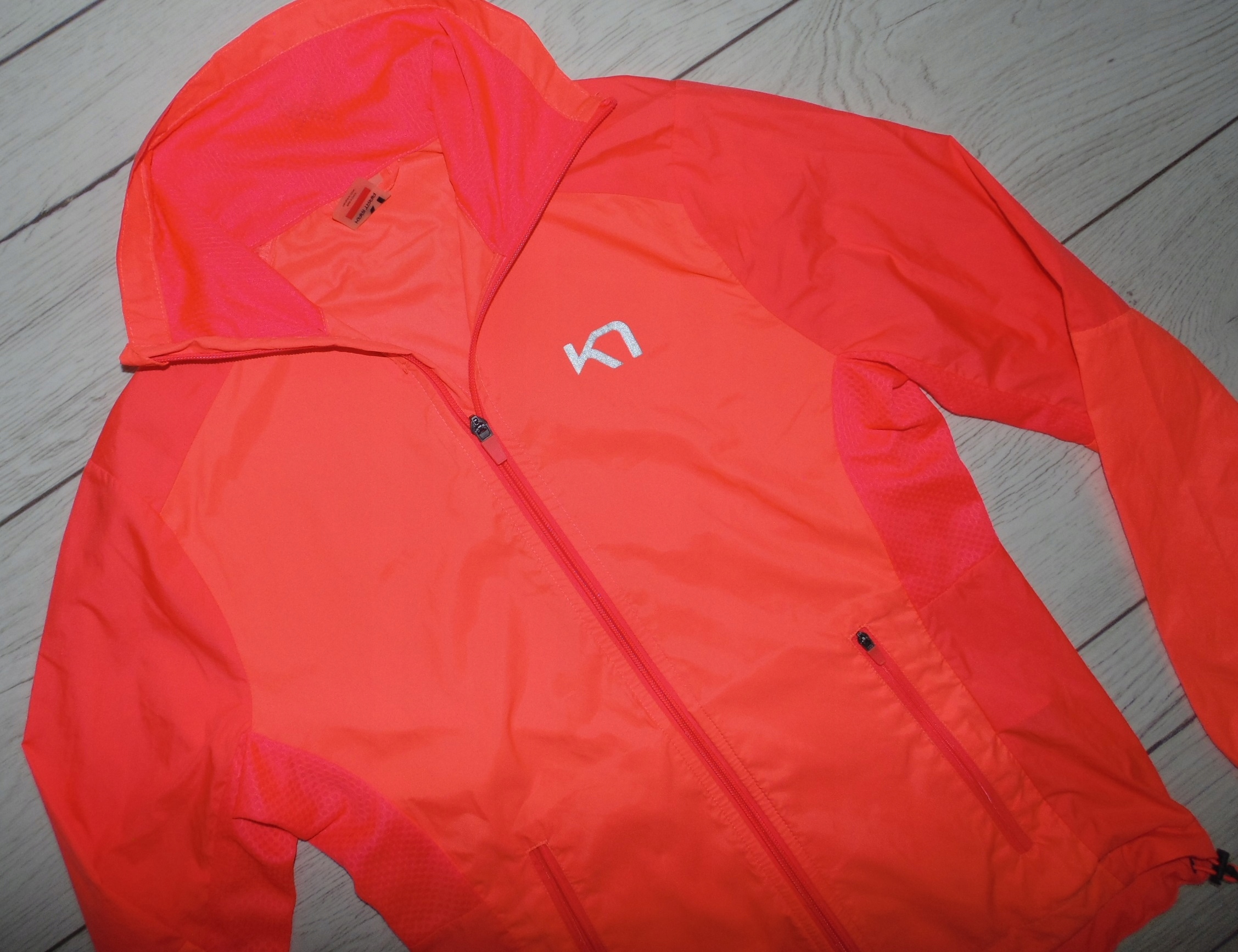 KARI TRAA KURTKA WIATRÓWKA ULTRA LIGHT SPORT OUTLET r. S / M Kolekcja PROFESSIONAL