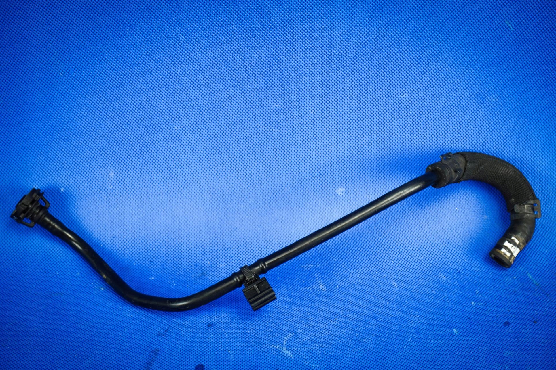 schlauch entlüftungs Audi RS6 4G RS7 4G0121519A