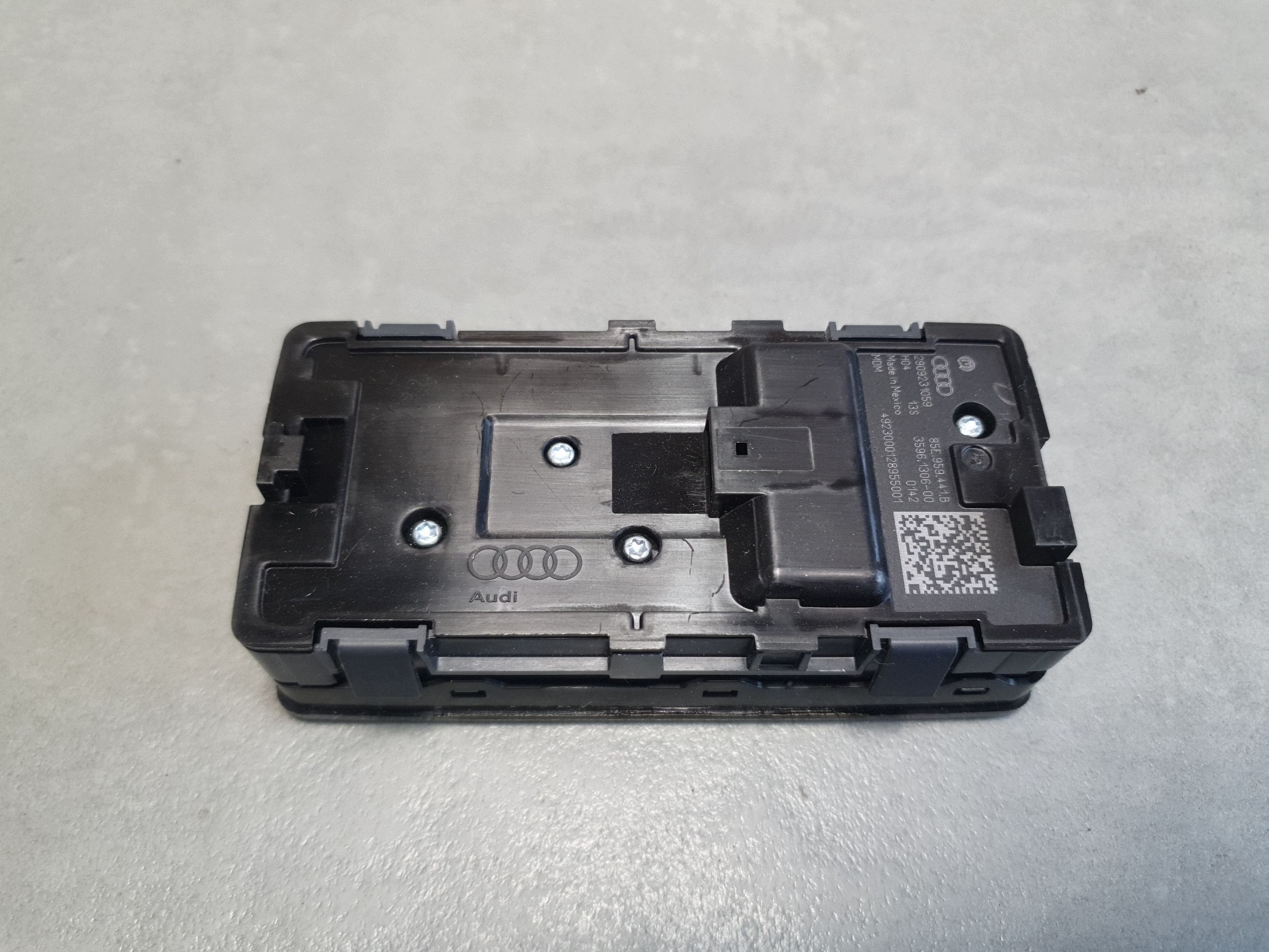 Audi SQ6 e-tron panel prekidači 85E959441B