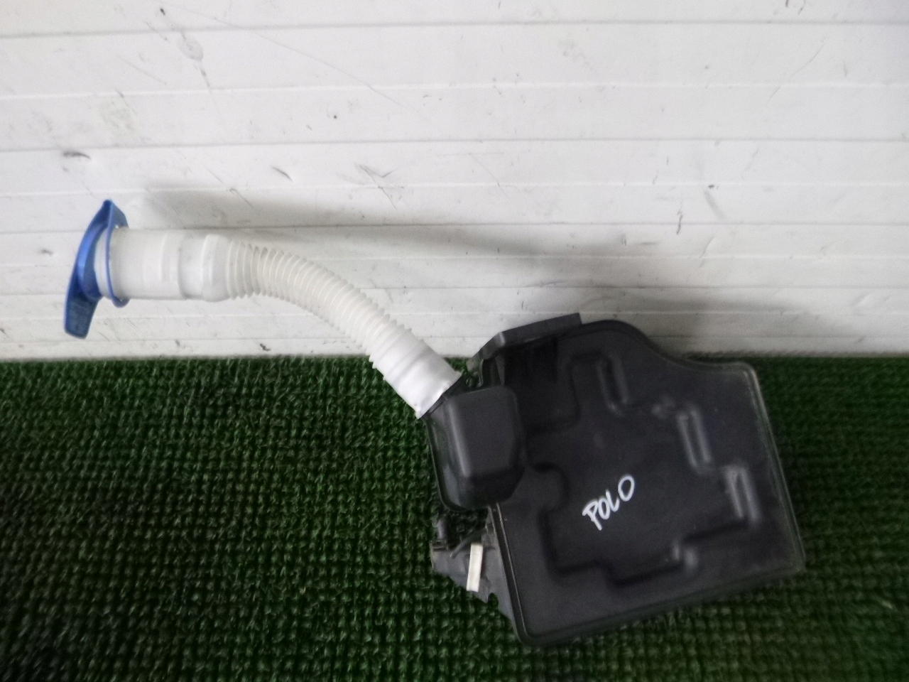 VW POLO V 6R 09-17 washer fluid tank OE