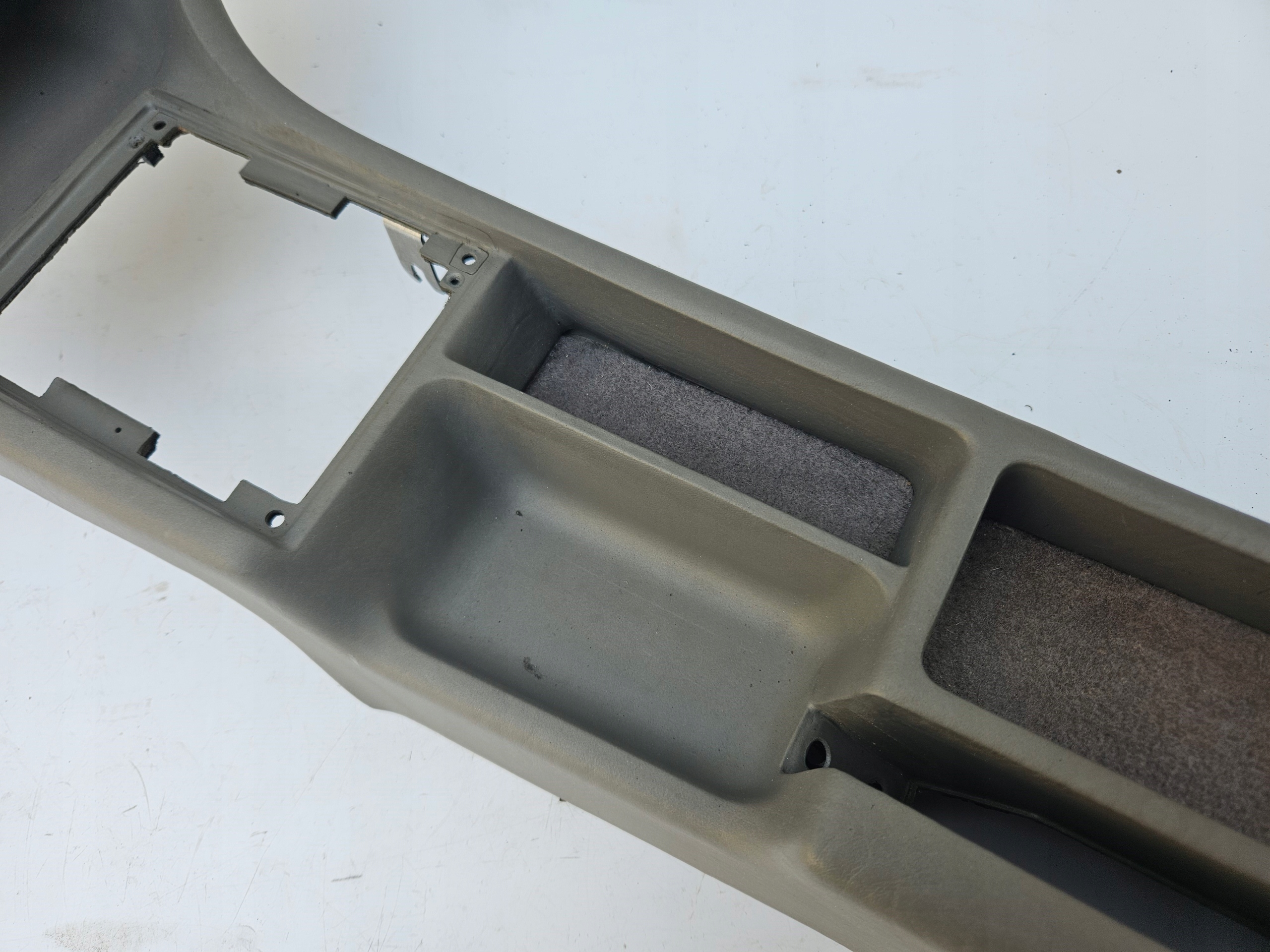 TUNEL mitte Konsole mitte AUDI V8 D11 JASNA MANUAL