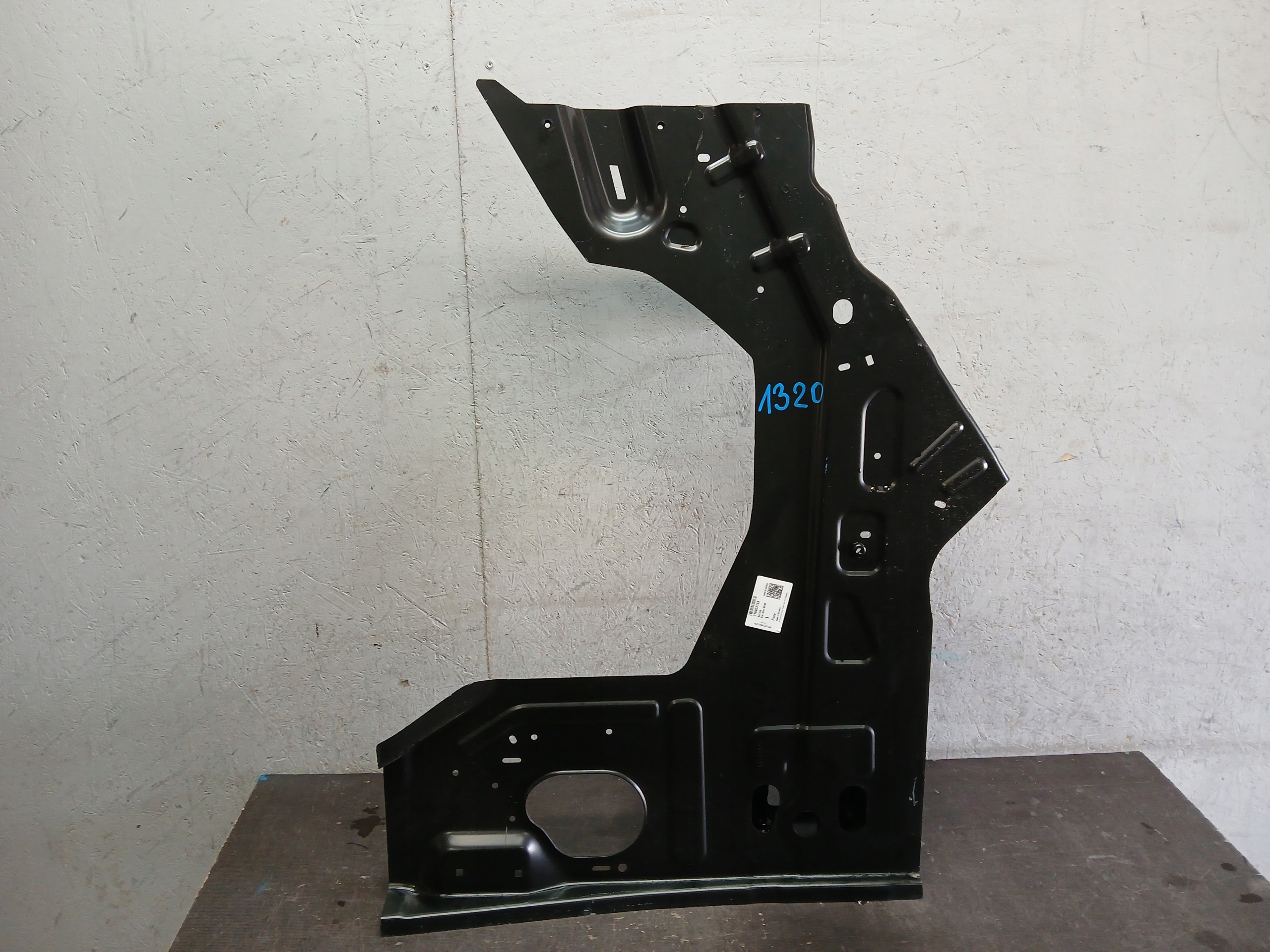 threshold pillar left front VW T7 T-7 T 7 7T0802123