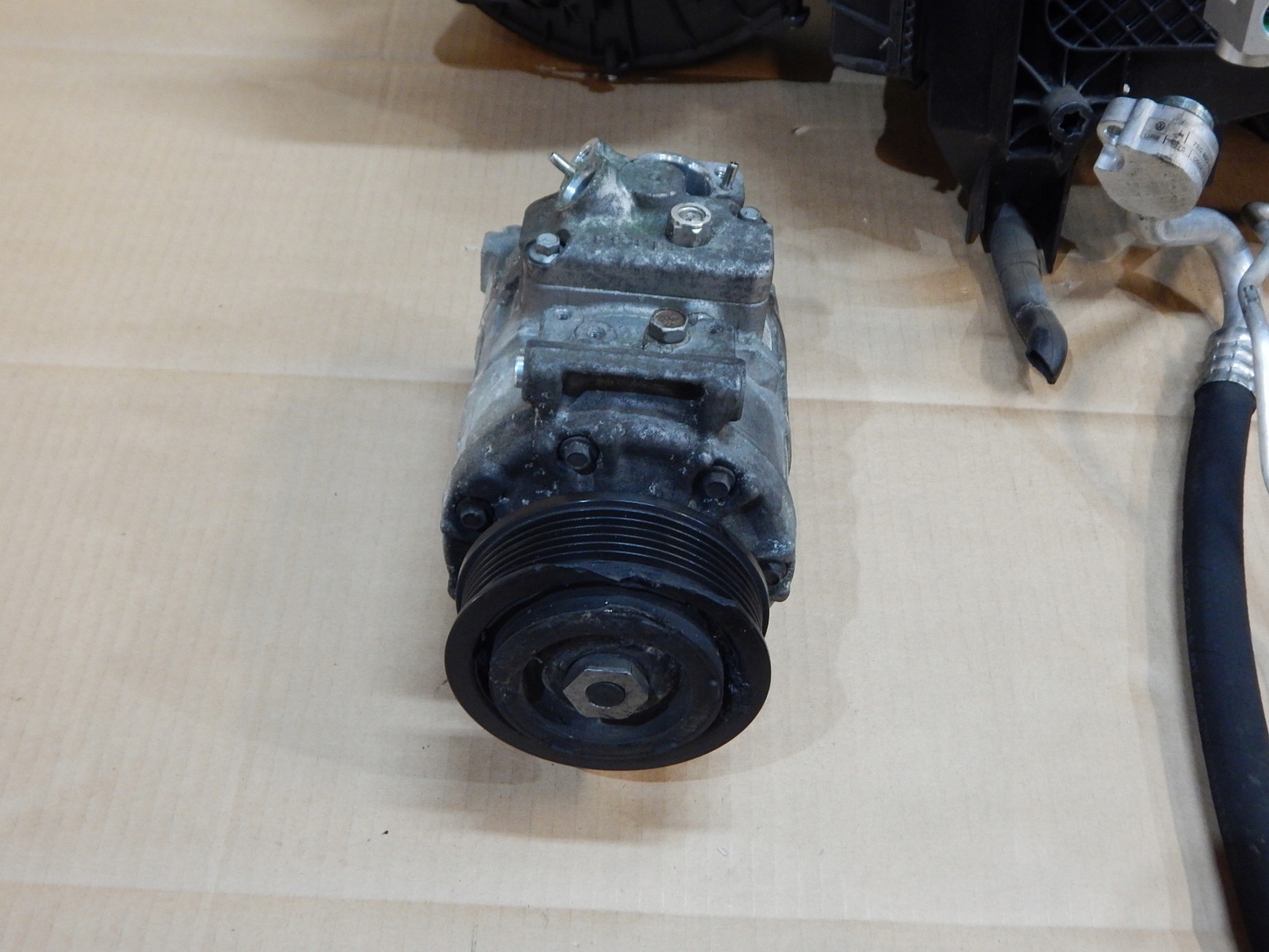 VW T5 LIFT MULTIVAN ZESTAW klimatyzacji sprężarka panel 2.0 TDI Typ samochodu Autobusy Samochody ciężarowe Samochody dostawcze Samochody kempingowe Samochody osobowe