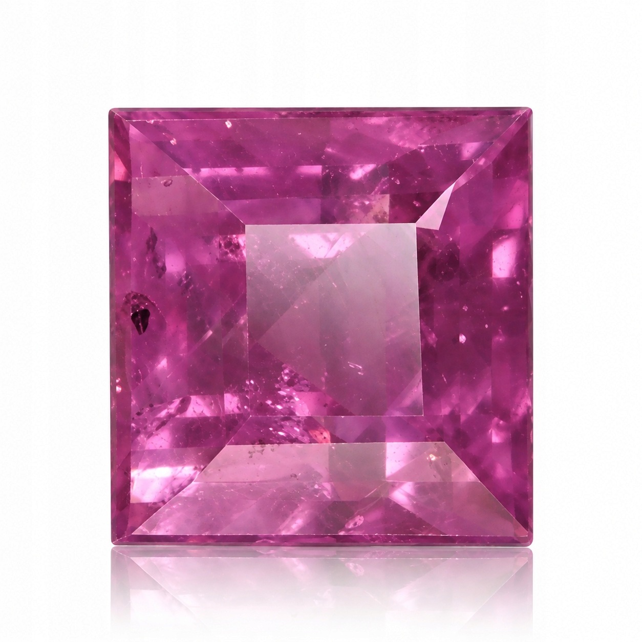 Přírodní safír 0.63 ct růžový Čtverec certifikát Wbd