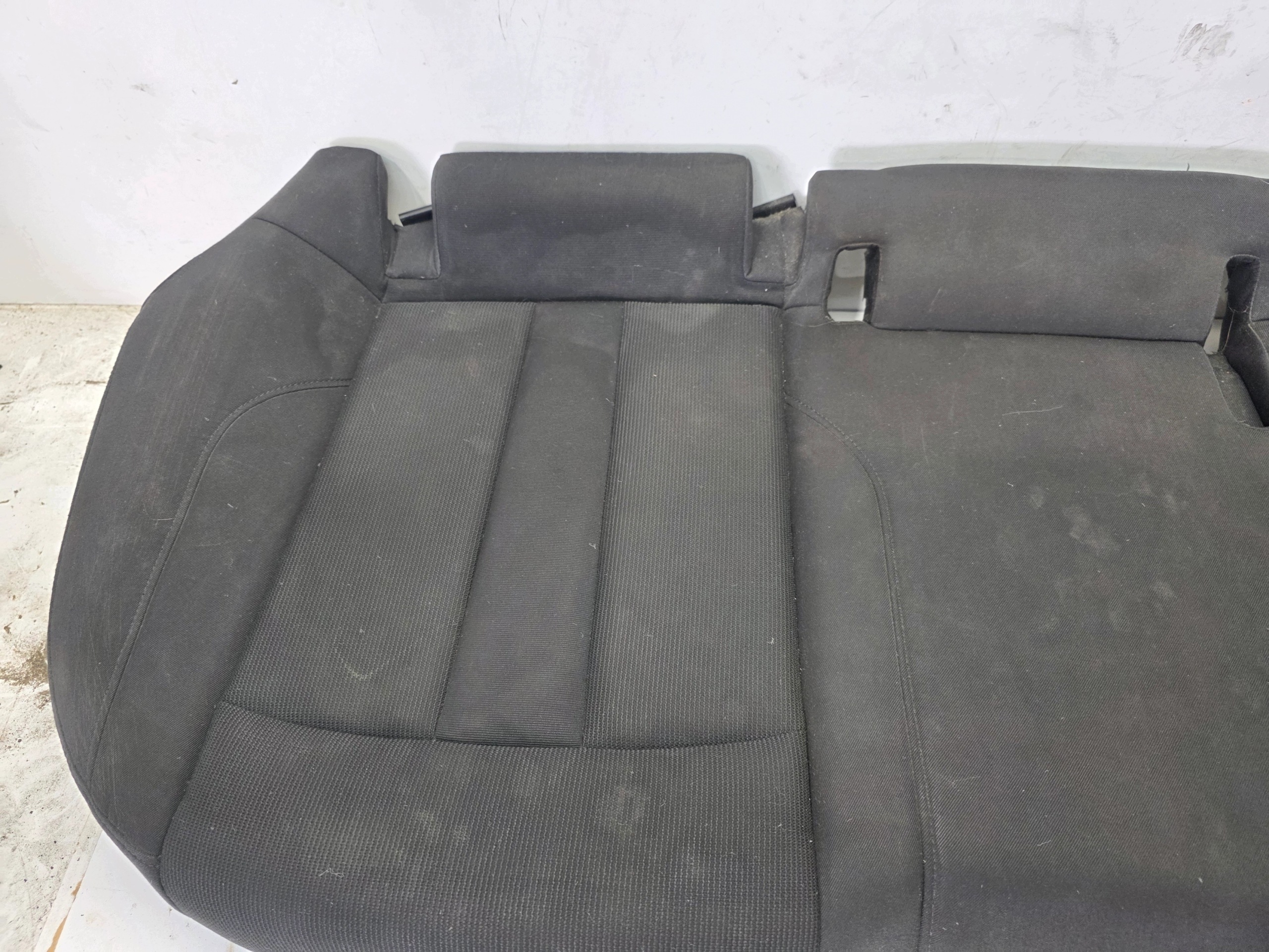 siège arrière MATERIAL AUDI A4 B9 8W0885375A 1/26 MATERIAL