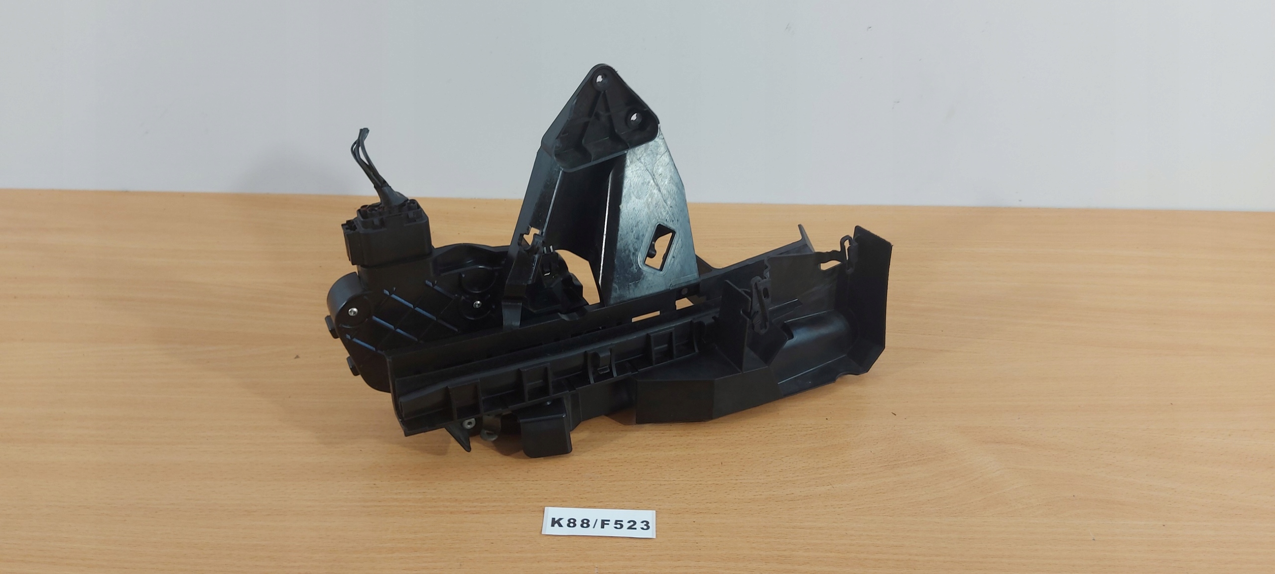 lock door left front FORD FOCUS MK3 C-MAX LH OE