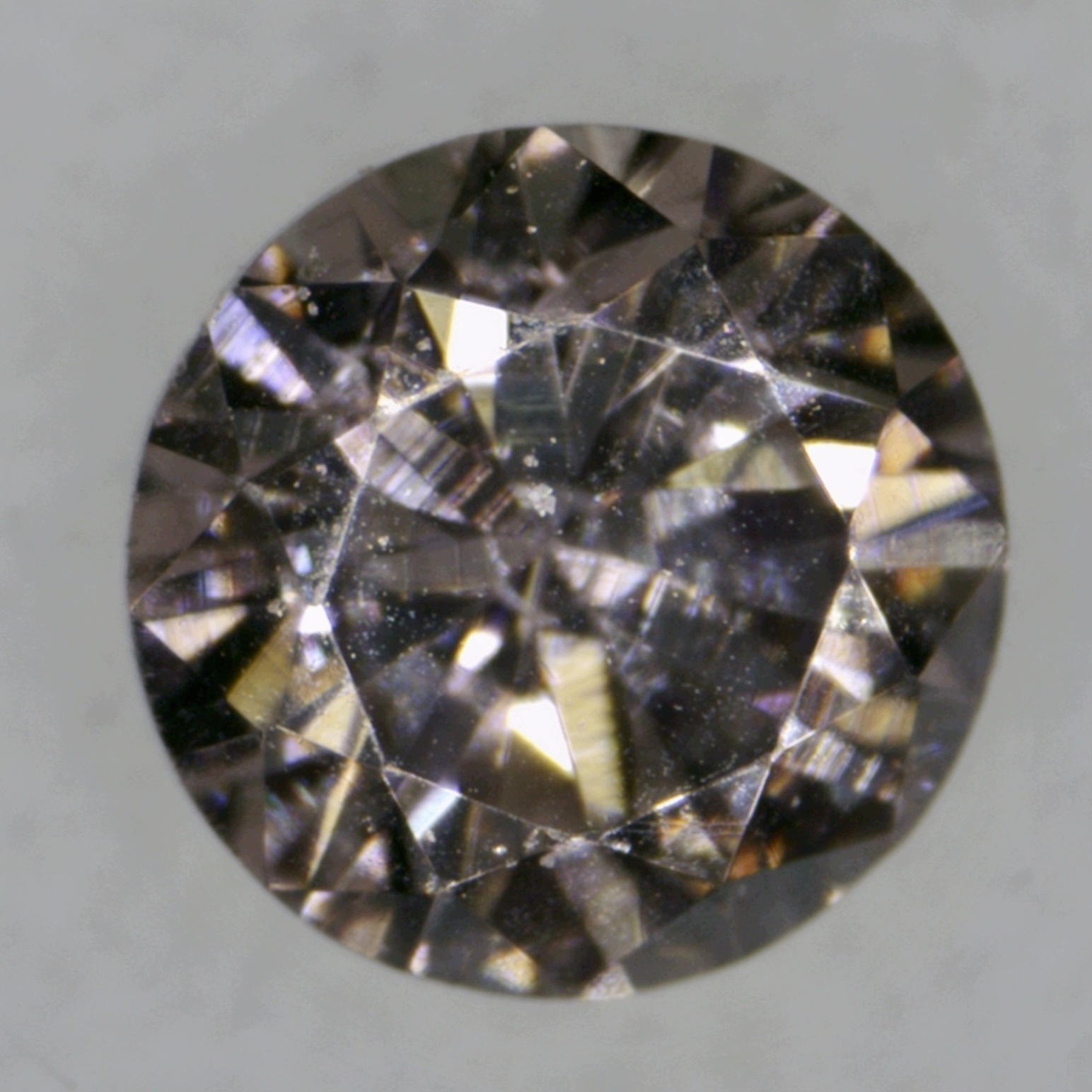 Přírodní diamant 0.02 ct Hnědý SI1 Briliant certifikát Wbd
